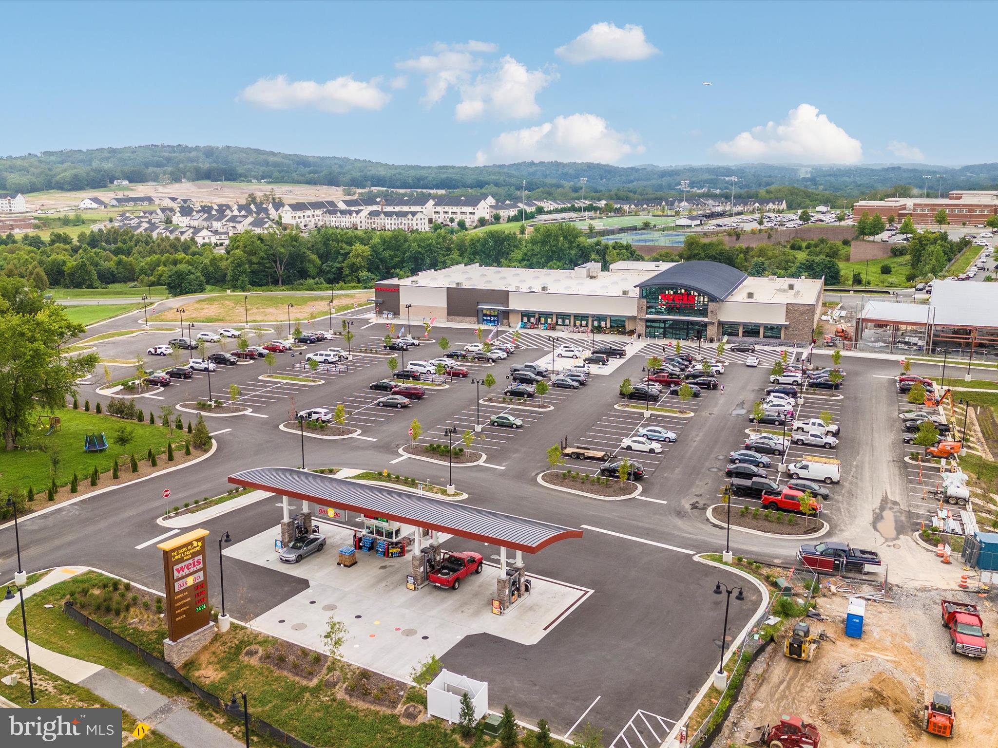 LAKE LINGANORE TOWN CENTER - Residential