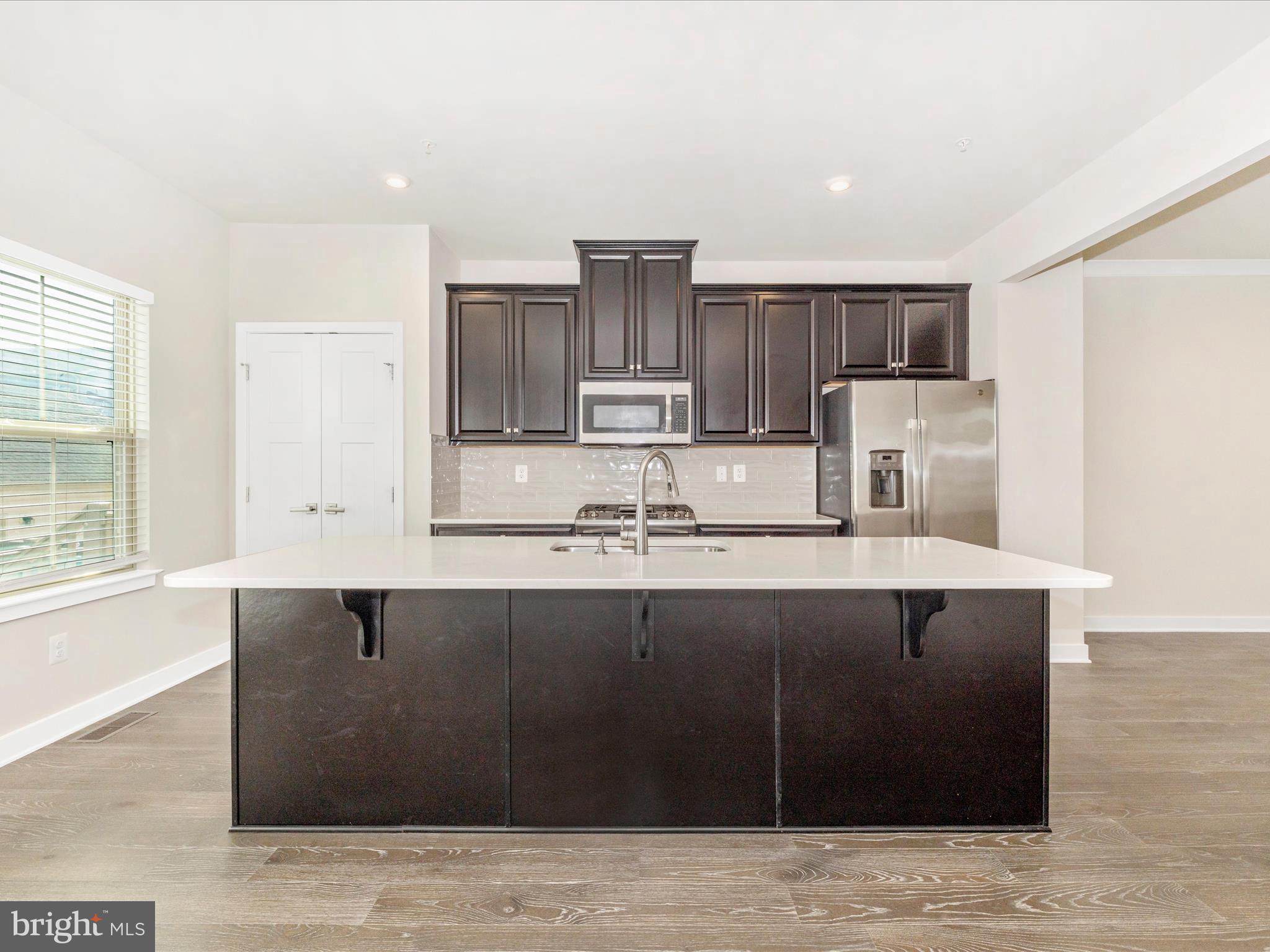 LAKE LINGANORE TOWN CENTER - Residential