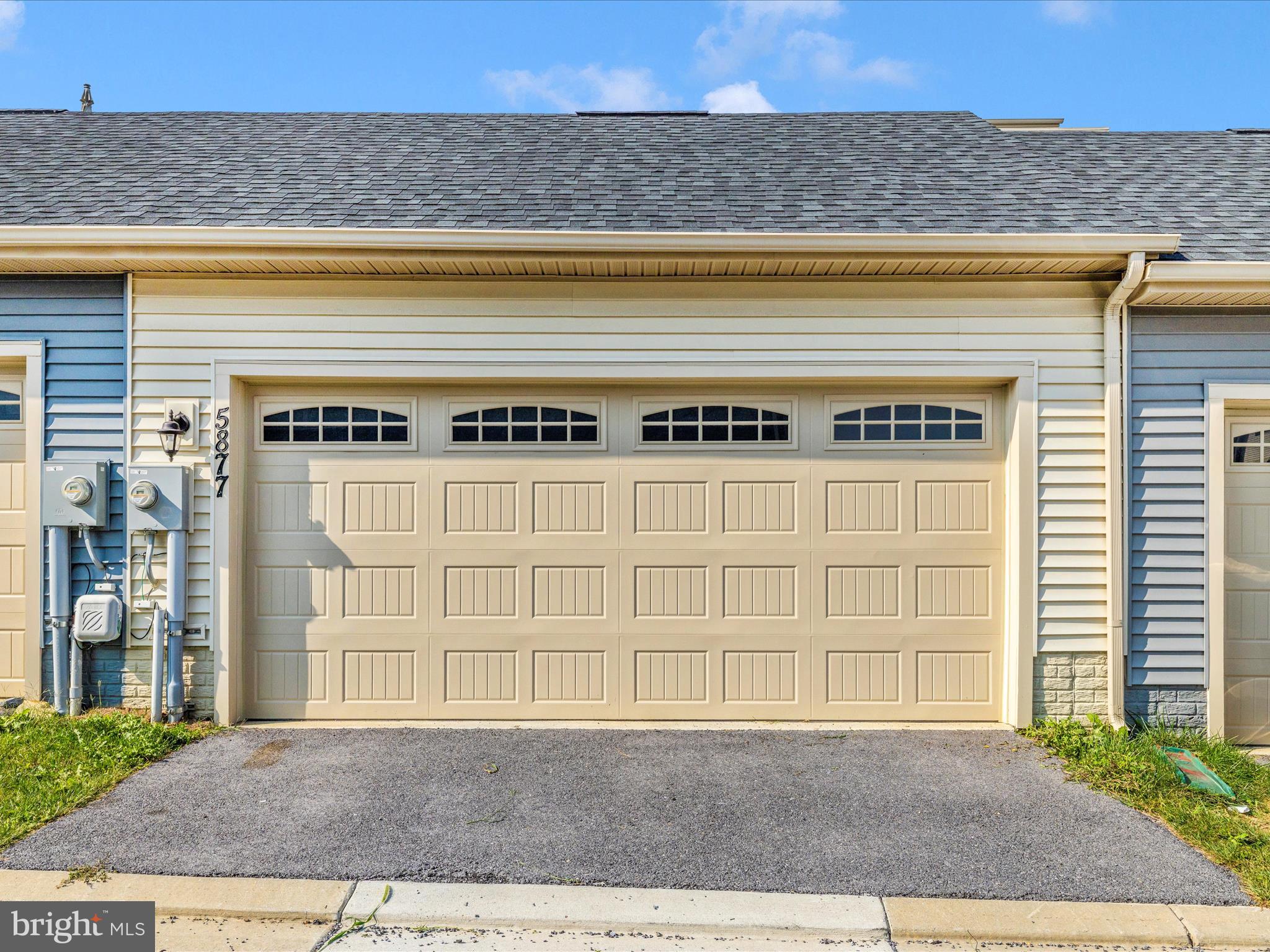 LAKE LINGANORE TOWN CENTER - Residential