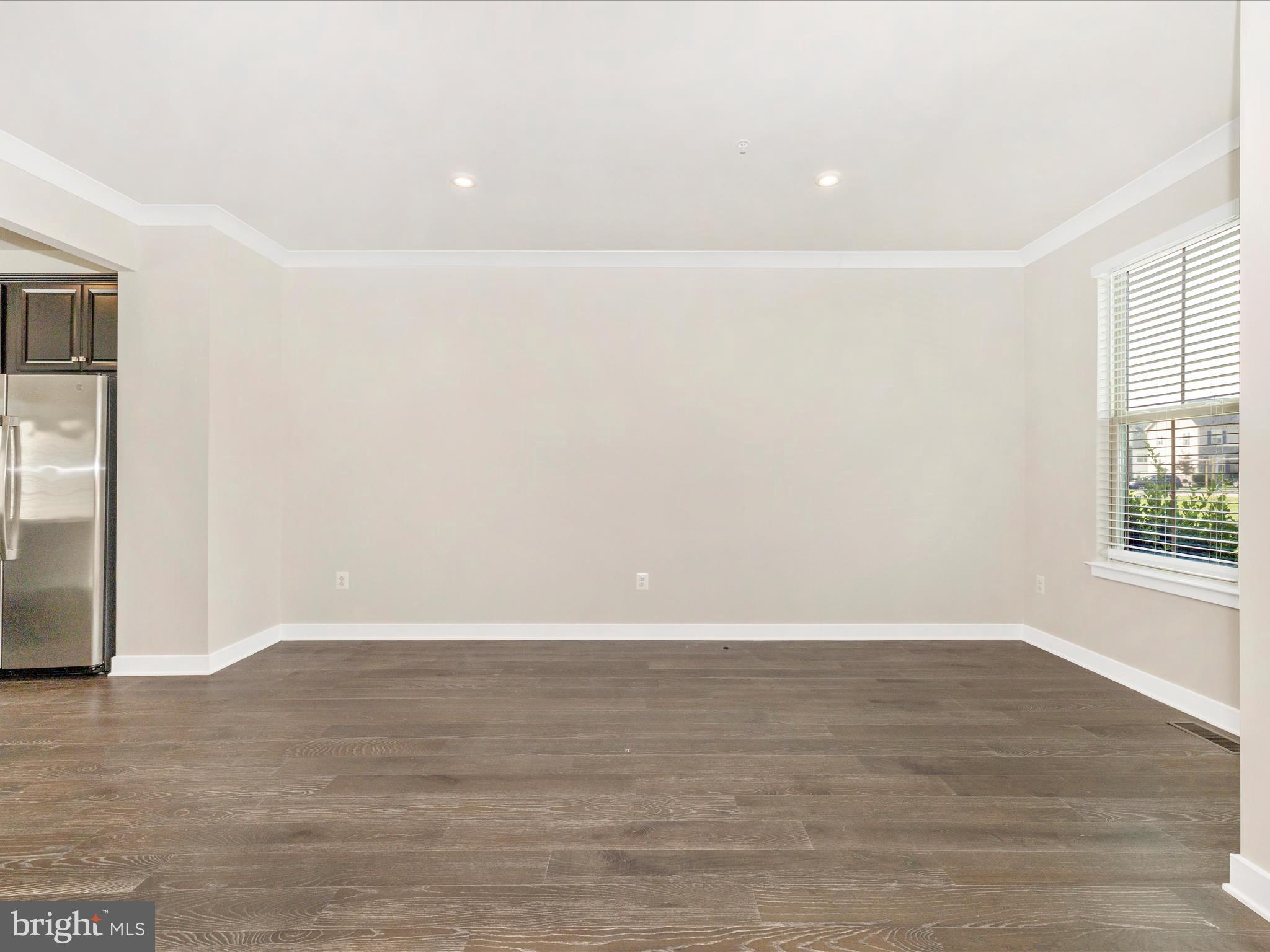 LAKE LINGANORE TOWN CENTER - Residential