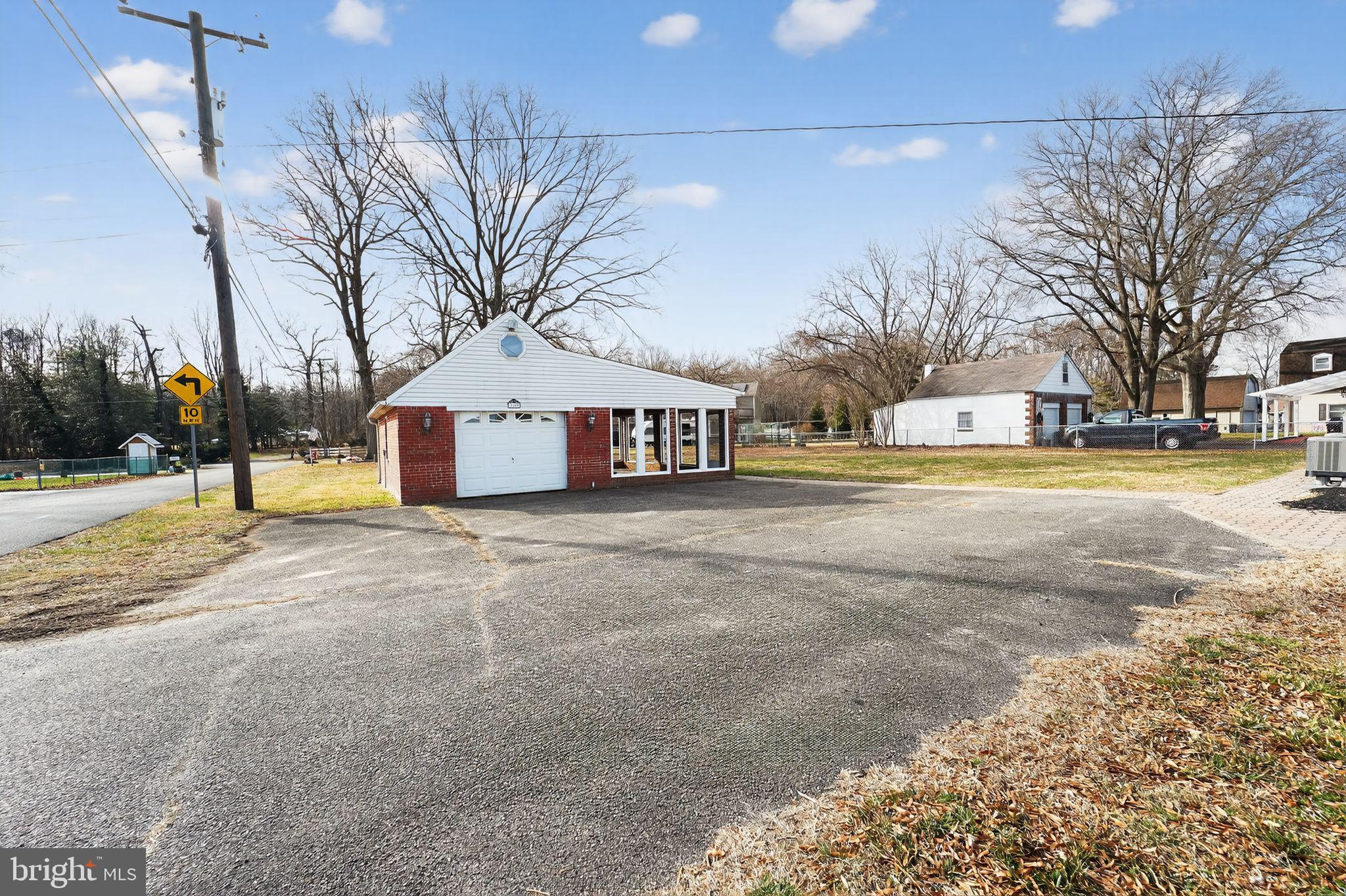 BOWLEYS QUARTERS - Residential