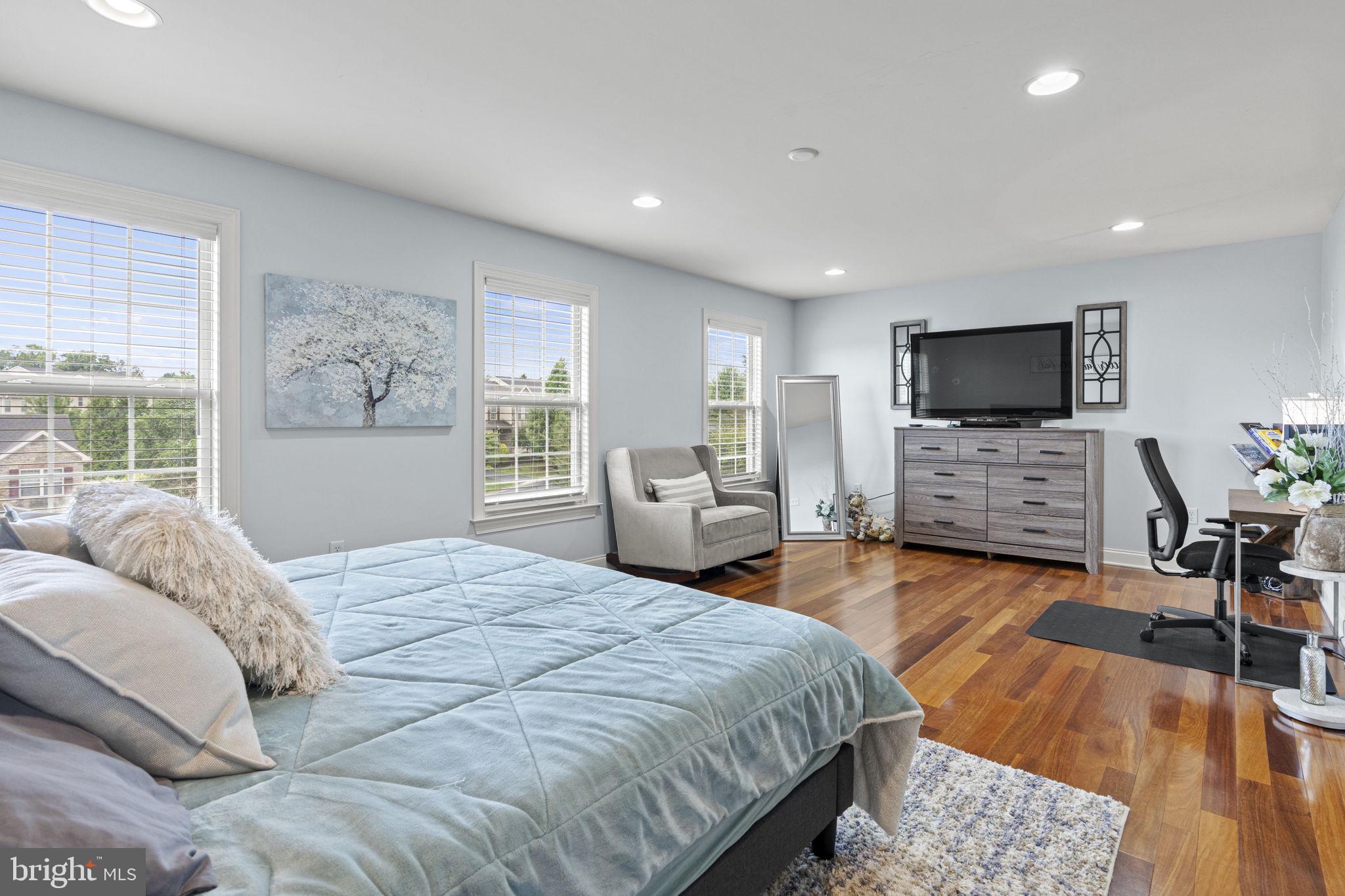 WINDING HILLS - Residential