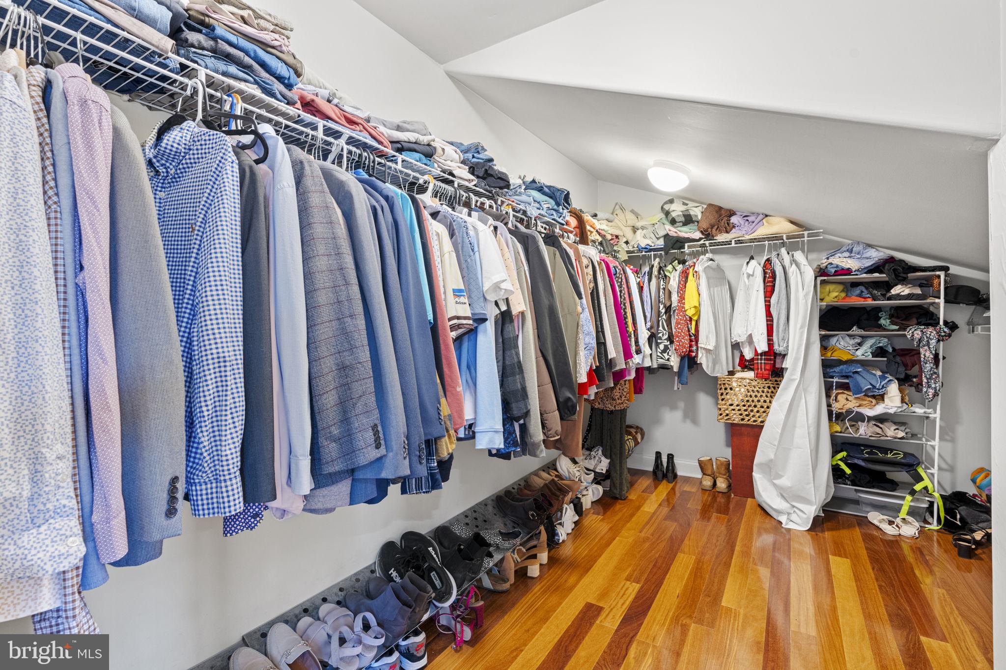 WINDING HILLS - Residential