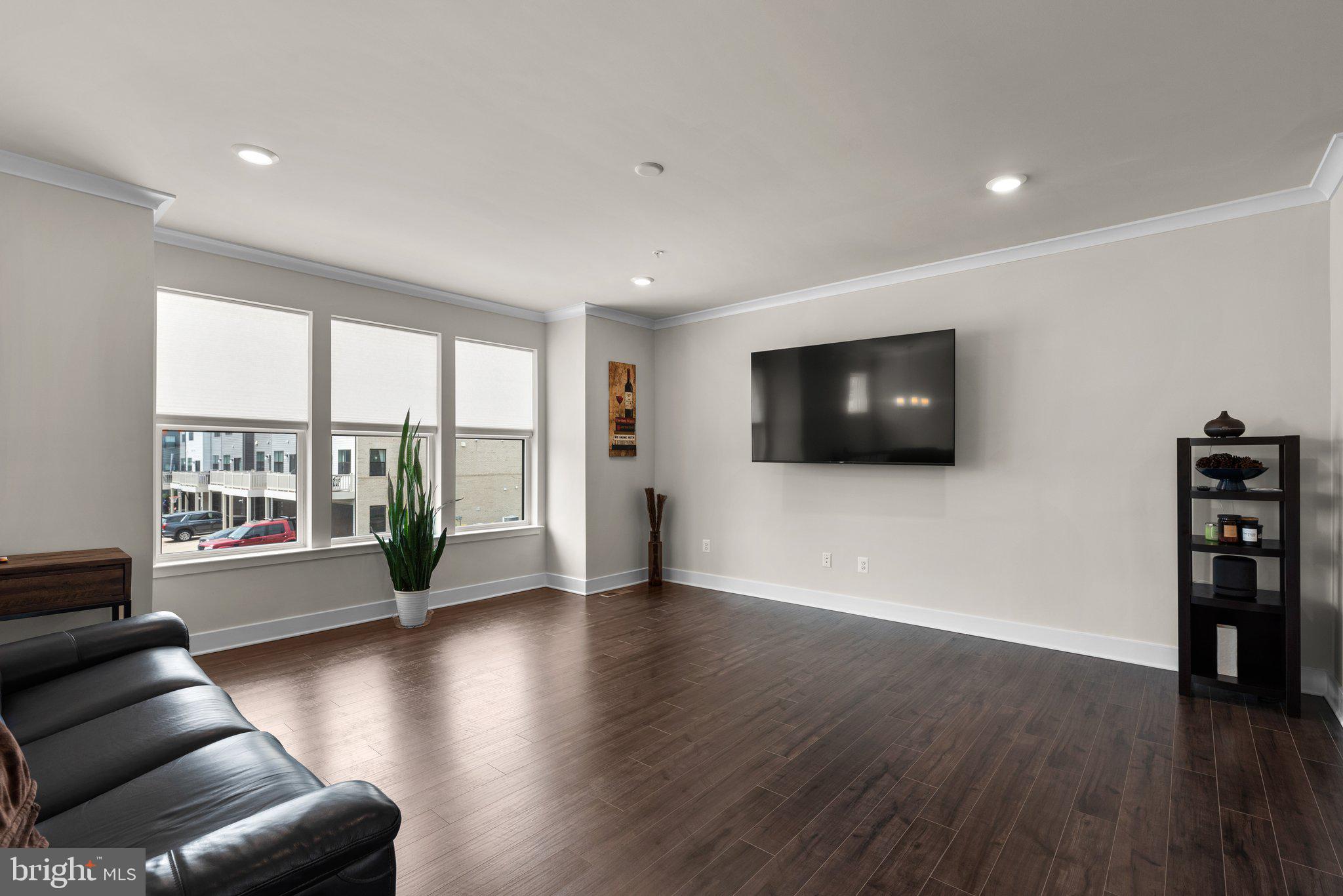 7607 CHERT COURT