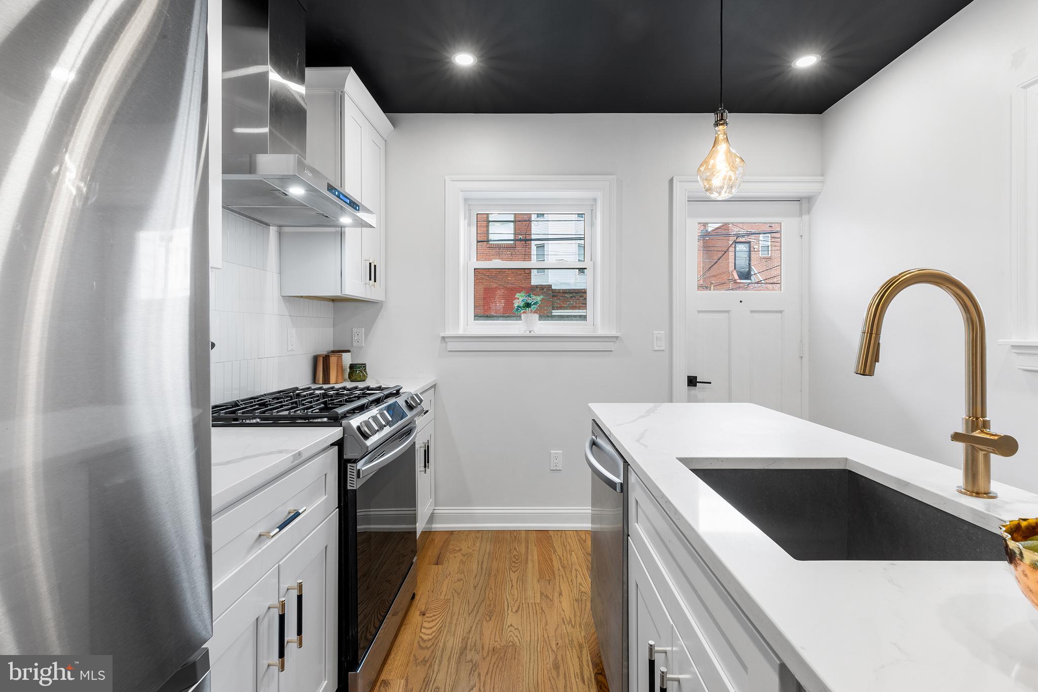 PASSYUNK SQUARE - Residential