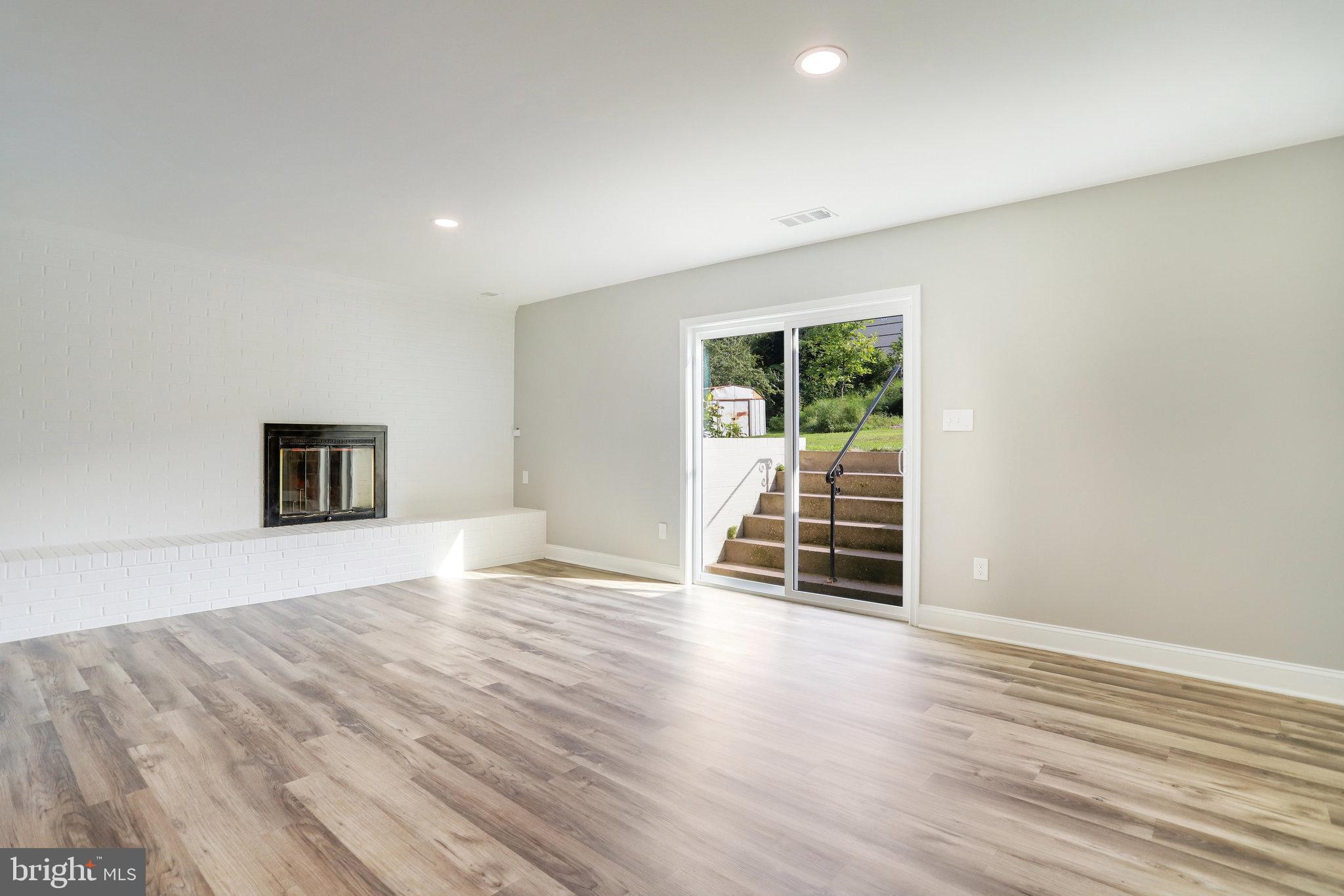 BEECH TREE MANOR - Residential Lease