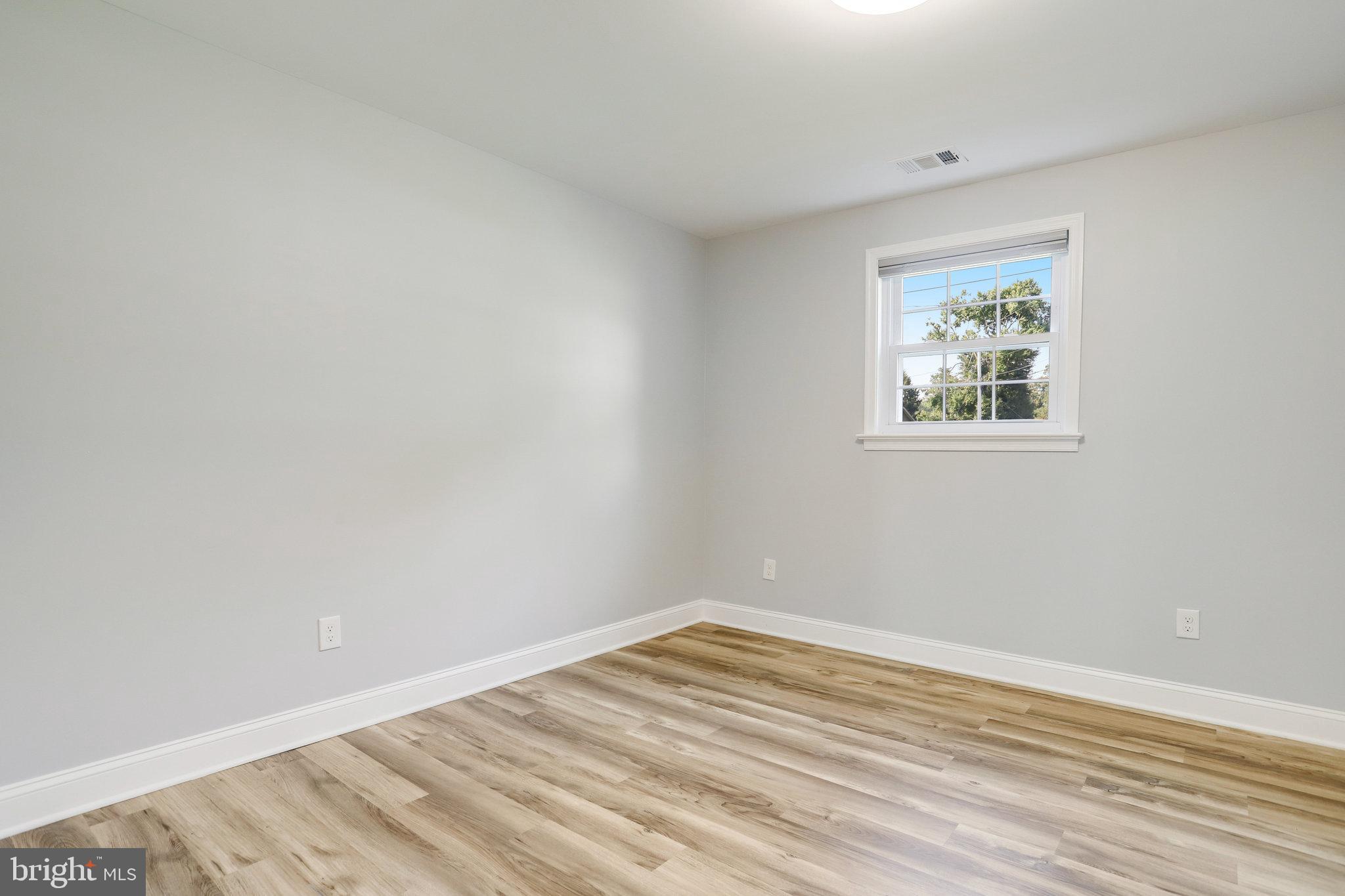 BEECH TREE MANOR - Residential Lease