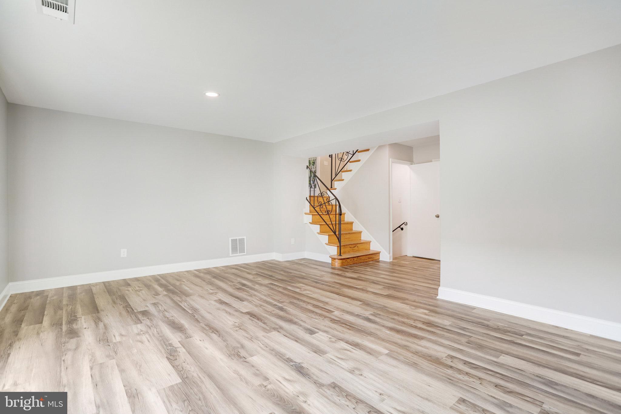 BEECH TREE MANOR - Residential Lease