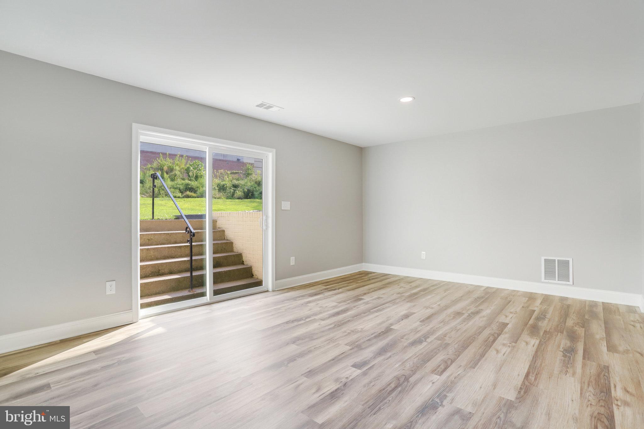 BEECH TREE MANOR - Residential Lease