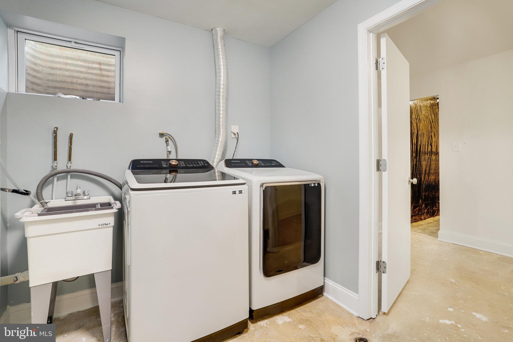 BEECH TREE MANOR - Residential Lease