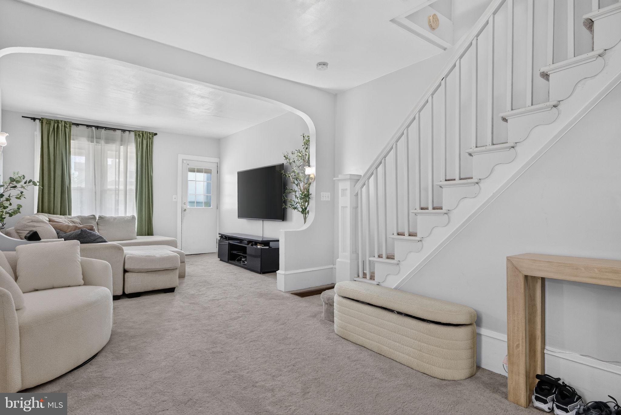 326 MOTT AVENUE