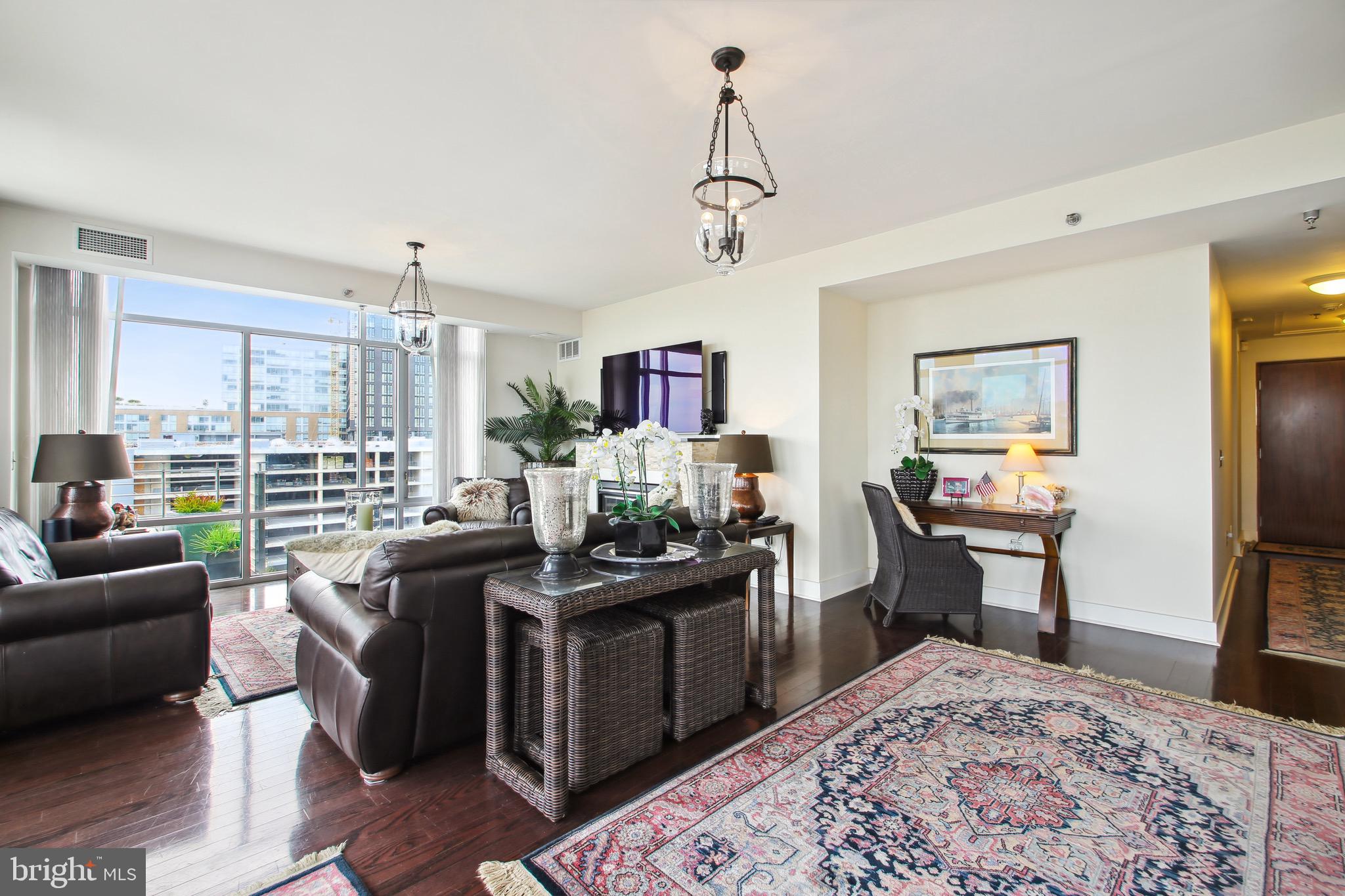 HARBOR EAST - Residential