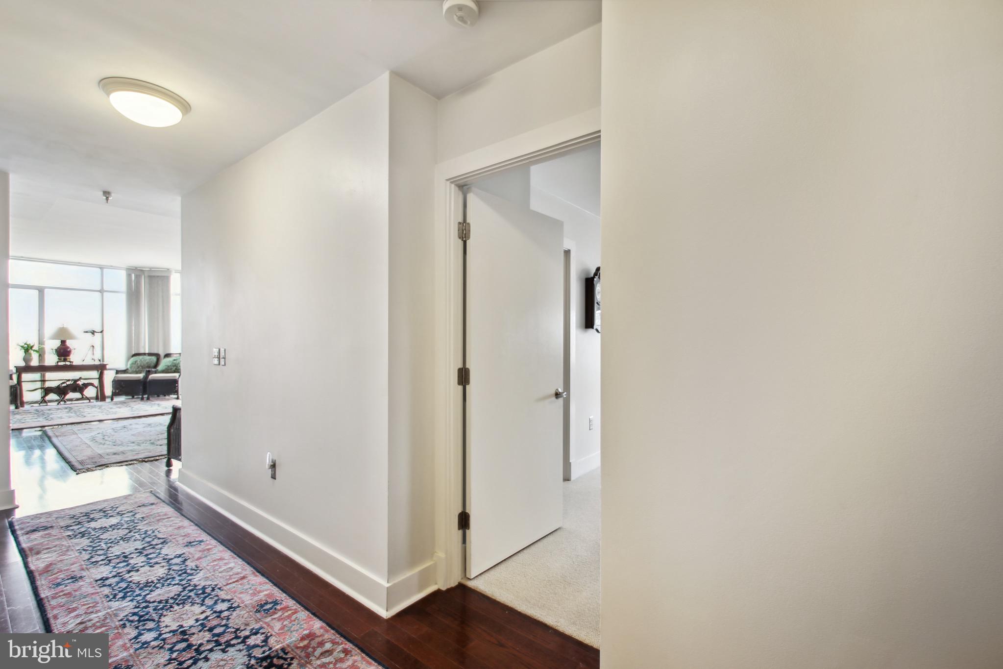 HARBOR EAST - Residential