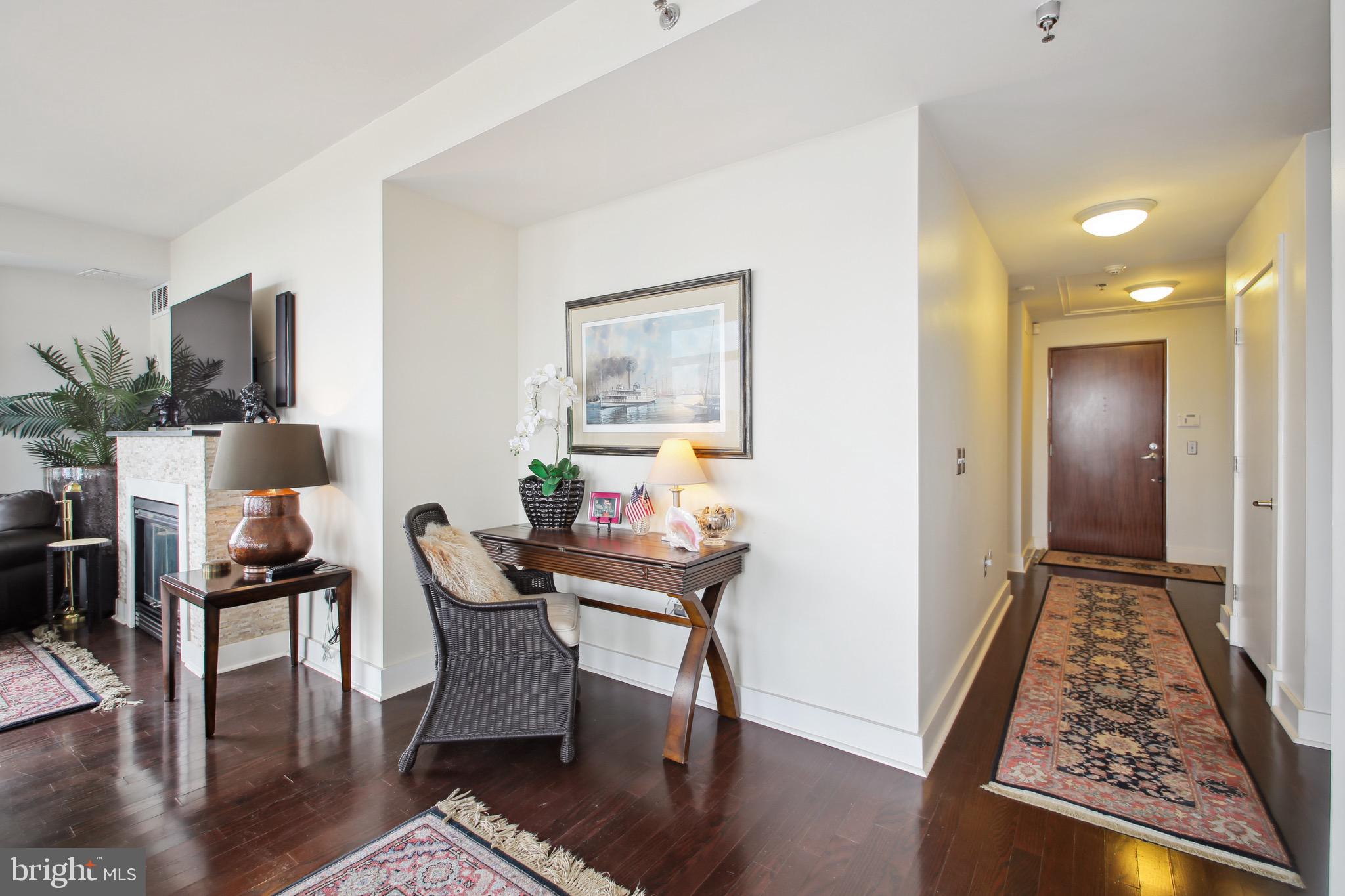 HARBOR EAST - Residential