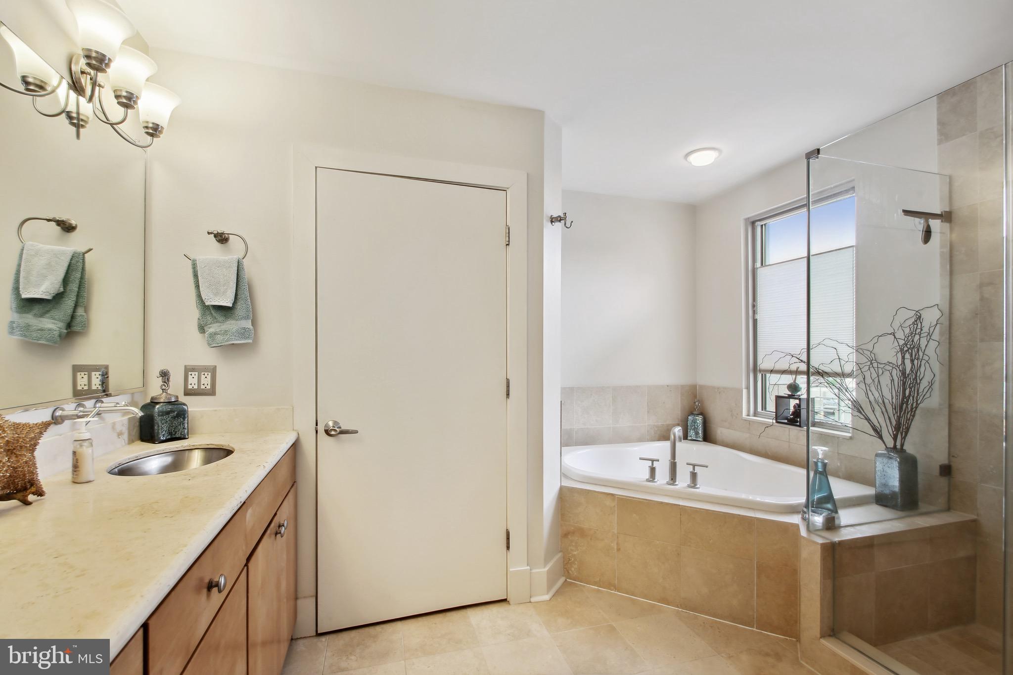 HARBOR EAST - Residential