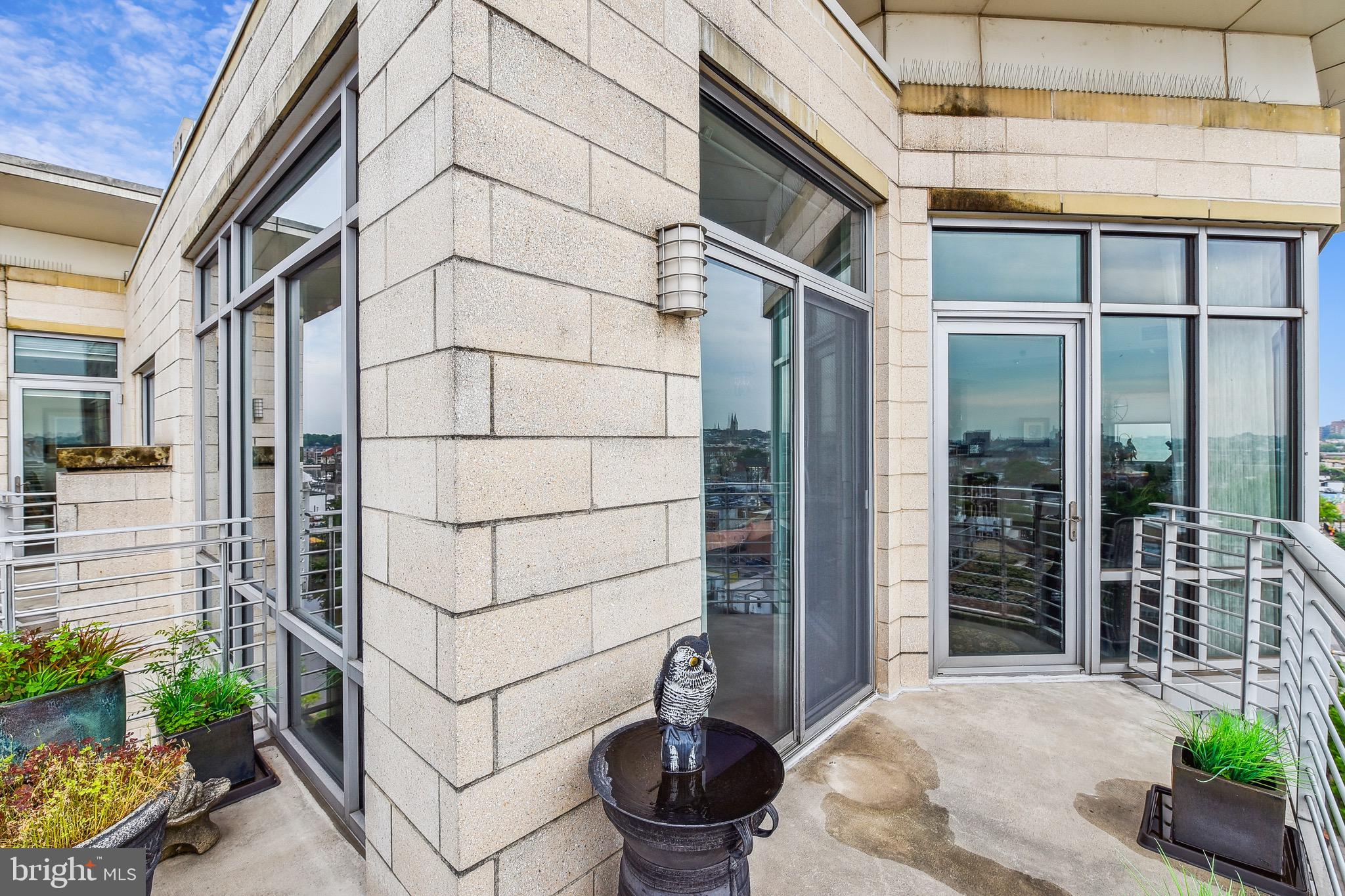 HARBOR EAST - Residential