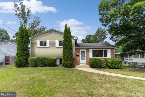 Homes For Sale - 2510 N Shelley Street<br/> ALEXANDRIA, VA 22311