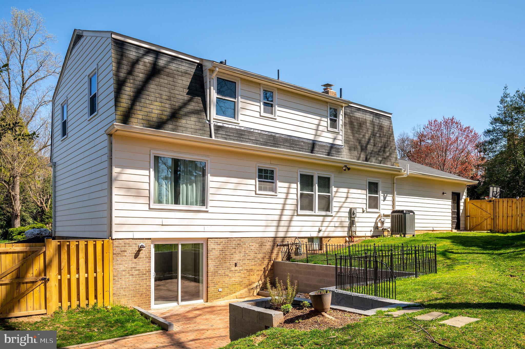 SPRINGBROOK FOREST - Residential