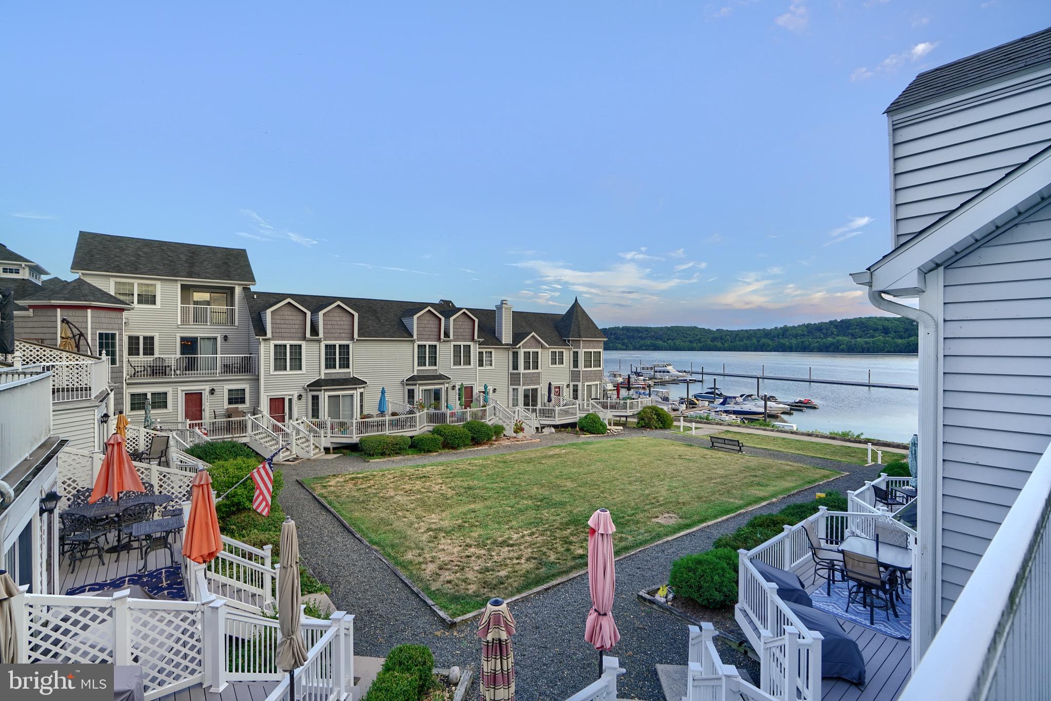 TOMES LANDING - Residential