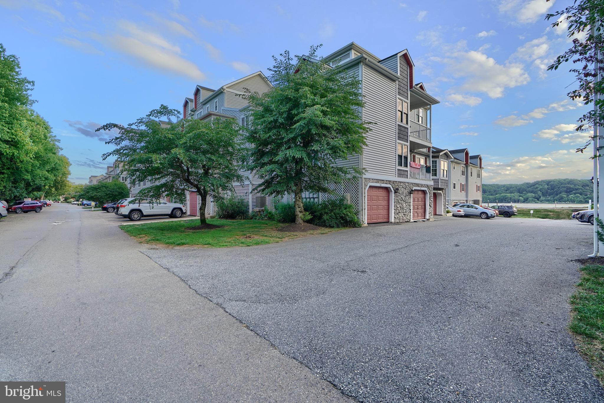 TOMES LANDING - Residential