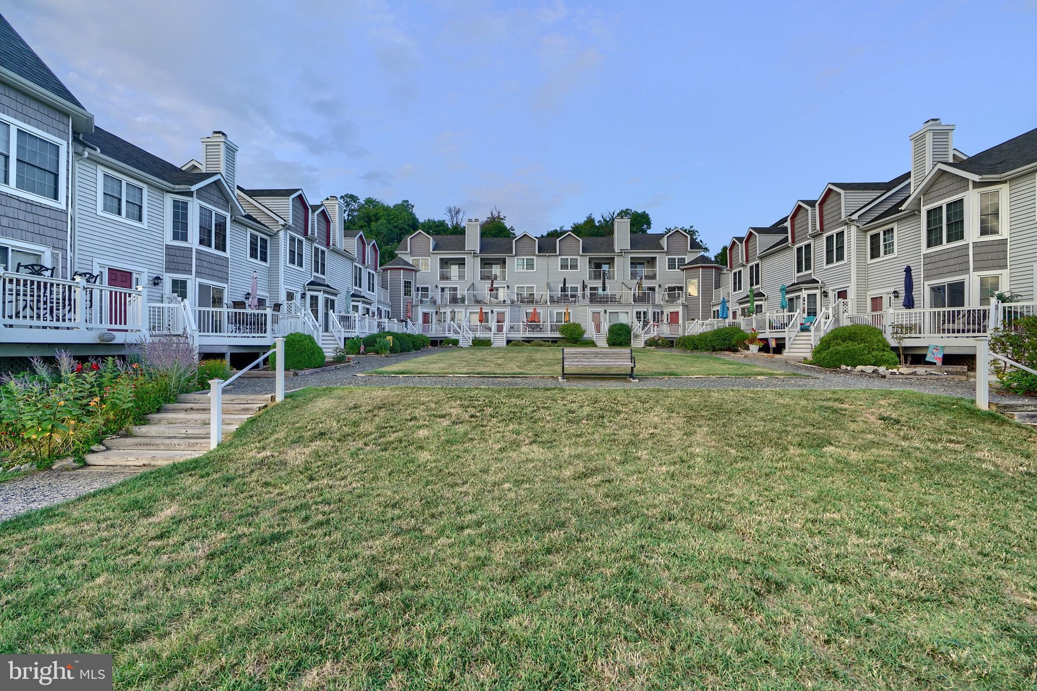 TOMES LANDING - Residential