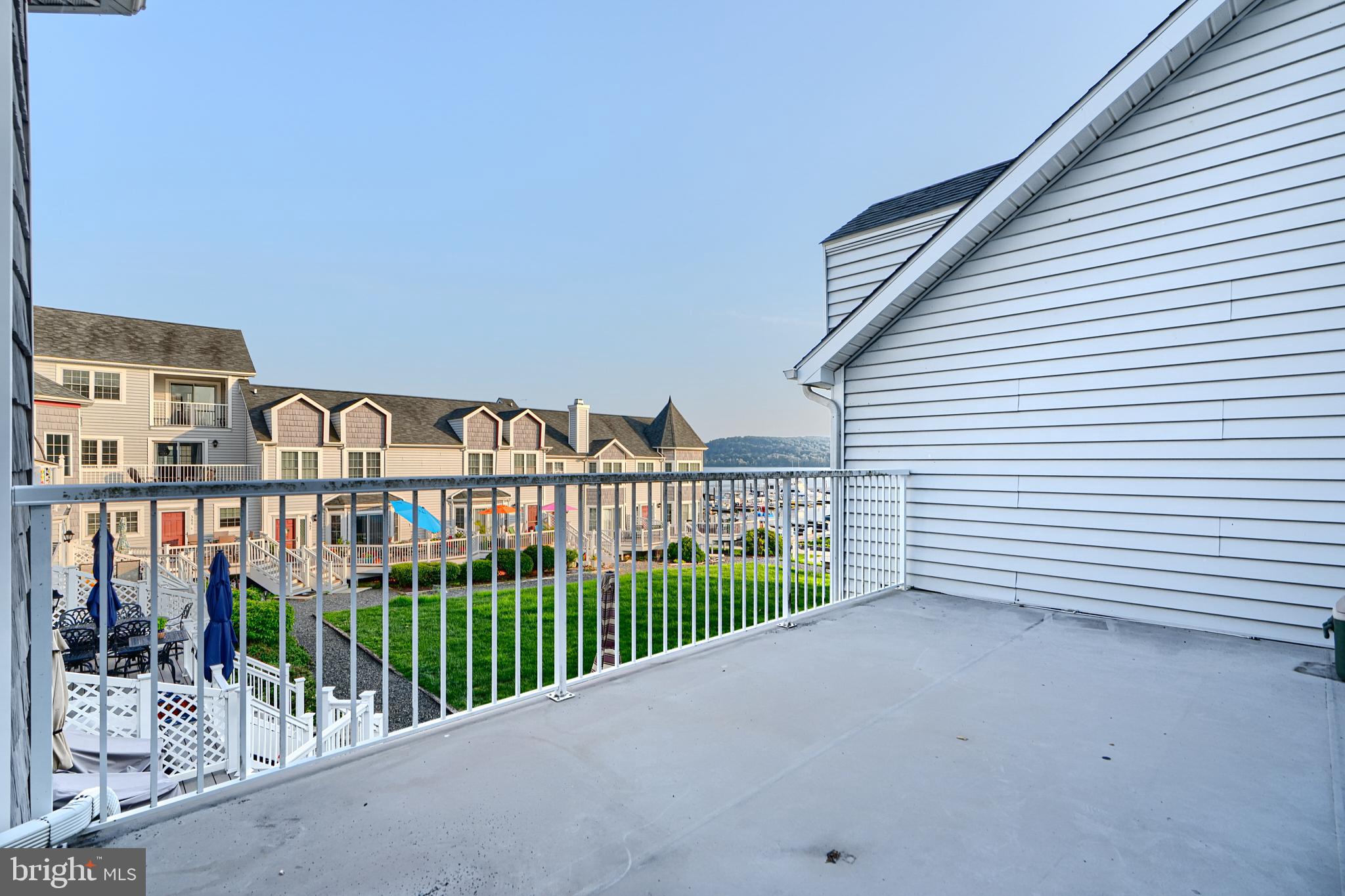 TOMES LANDING - Residential