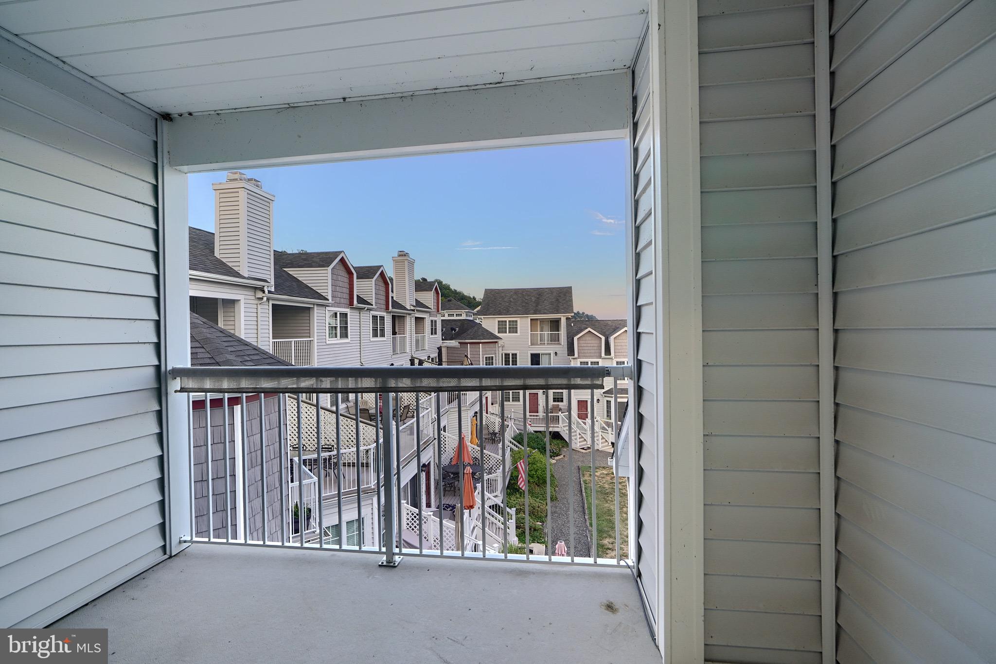 TOMES LANDING - Residential