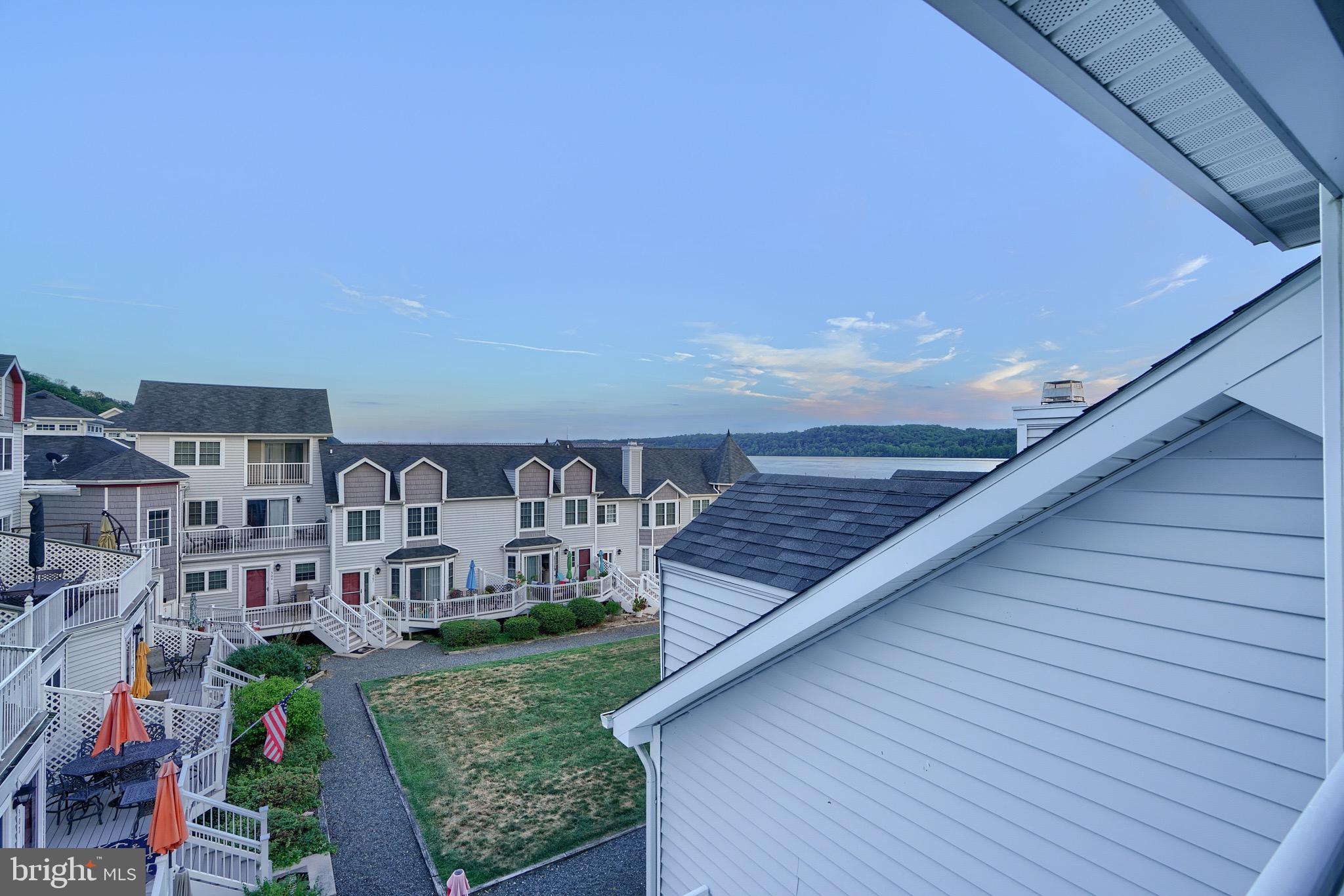 TOMES LANDING - Residential