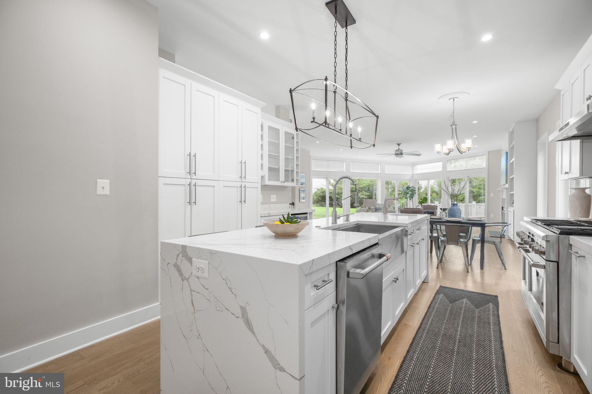 GUNSTON MANOR - Residential