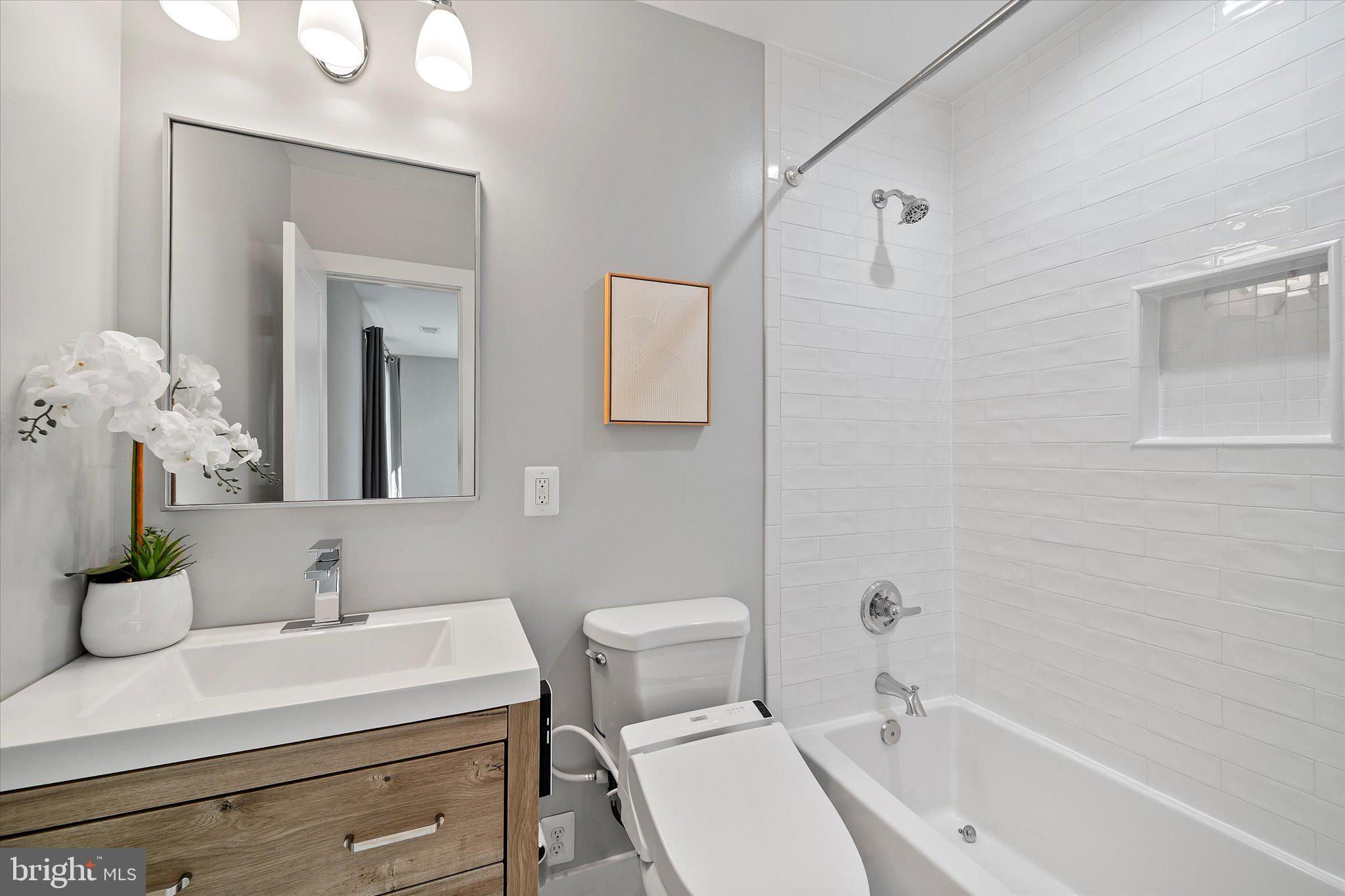 GUNSTON MANOR - Residential