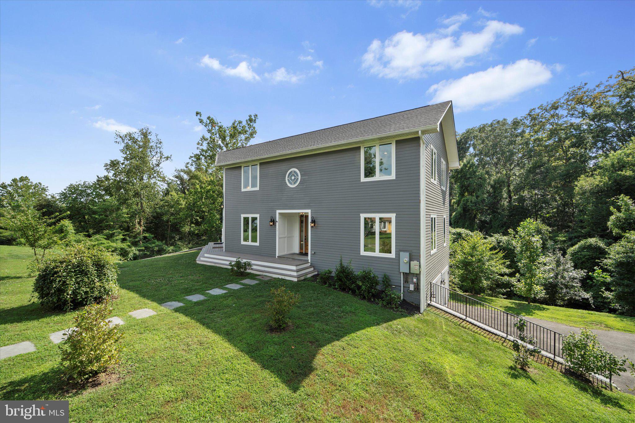 GUNSTON MANOR - Residential