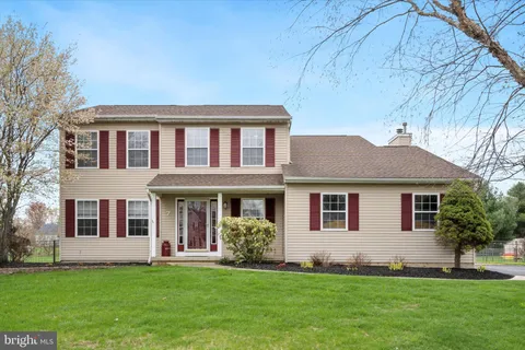 7 Galloping Brook Drive, Allentown, NJ MLS: NJMM2003590