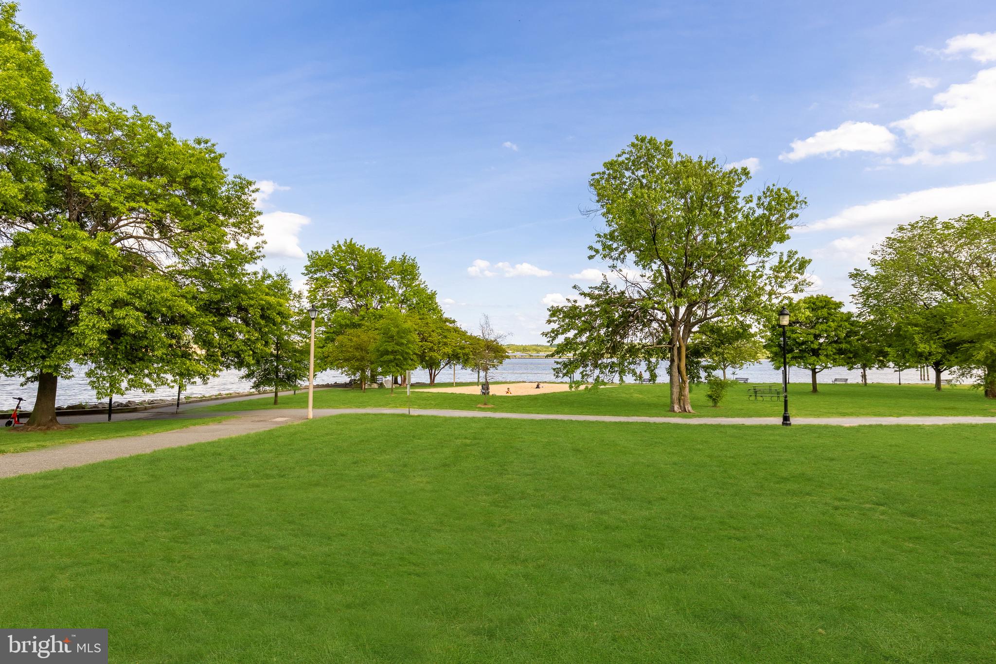 OLD TOWN NORTH - Residential