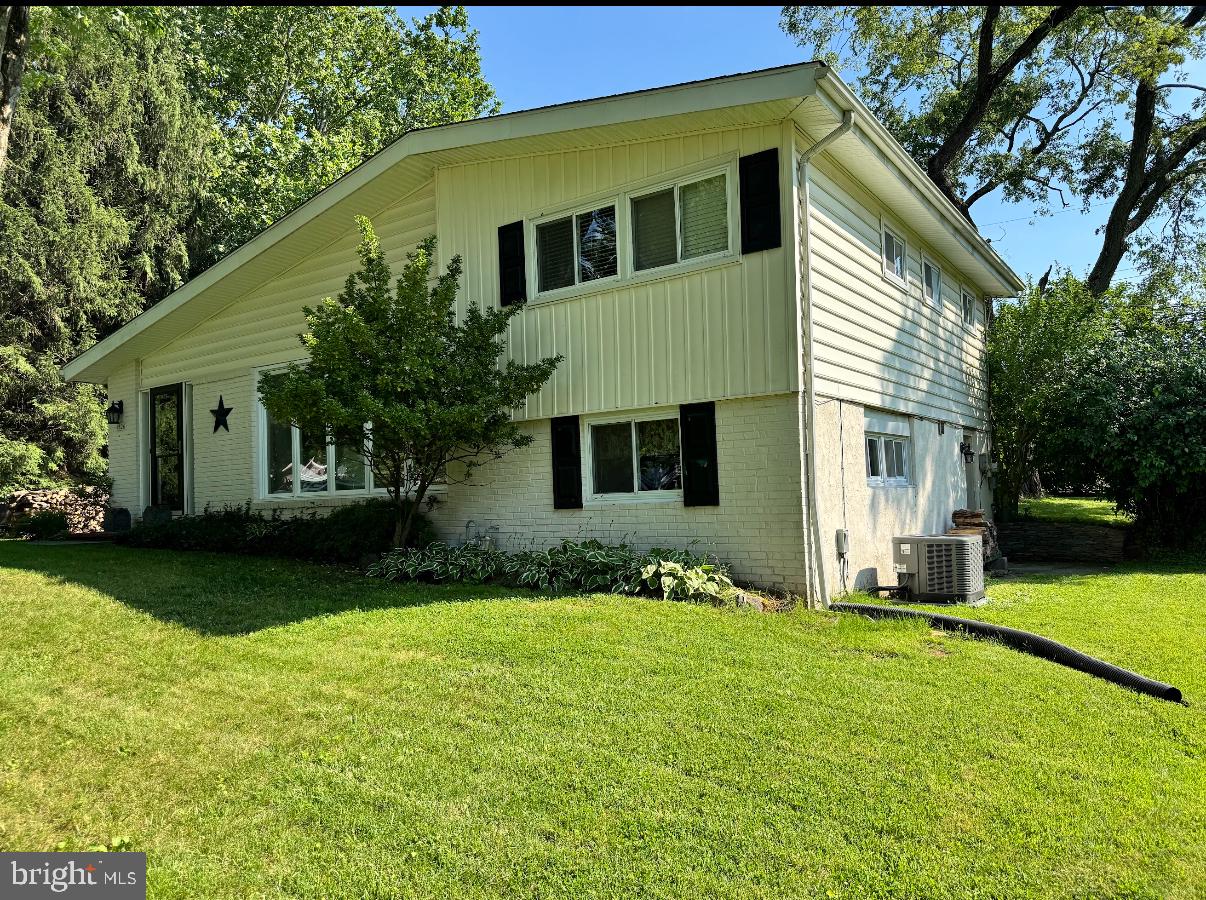 1526 PULASKI DRIVE