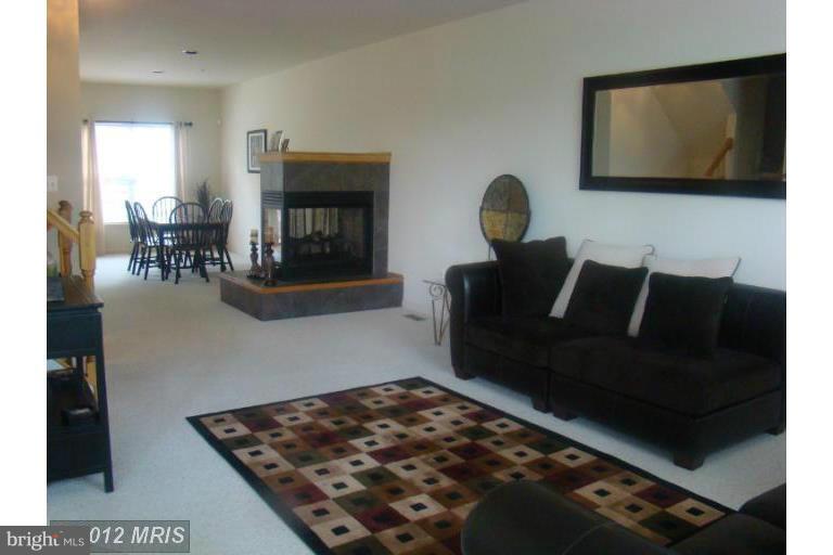 RUSSETT - Residential Lease