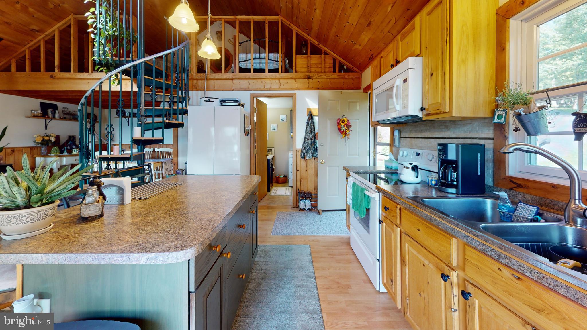 HIGH KNOB/OLD FIELDS OWNERS ASSOC. - Residential