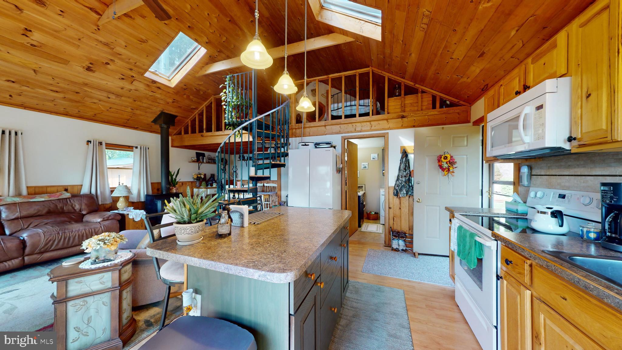 HIGH KNOB/OLD FIELDS OWNERS ASSOC. - Residential