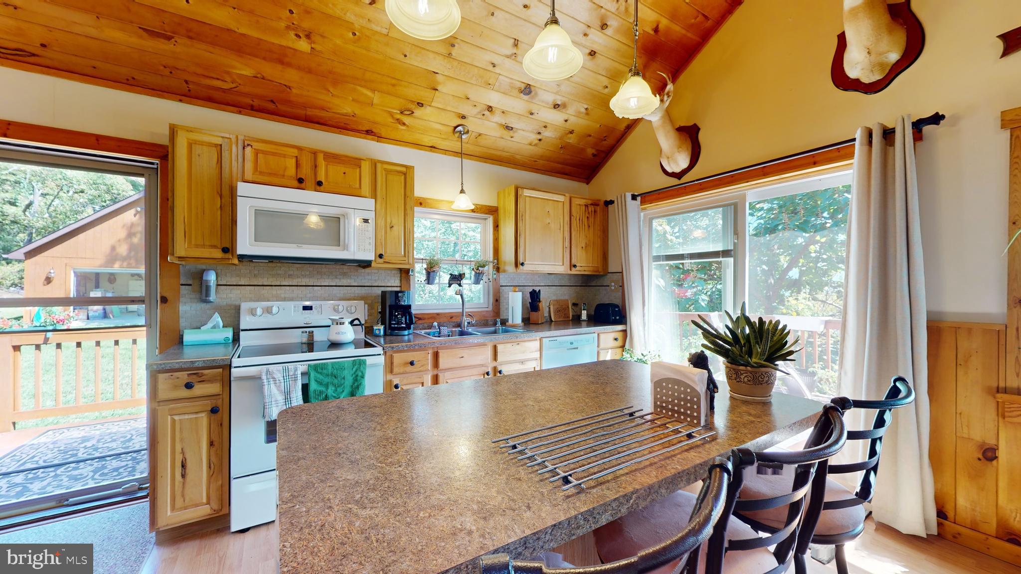 HIGH KNOB/OLD FIELDS OWNERS ASSOC. - Residential