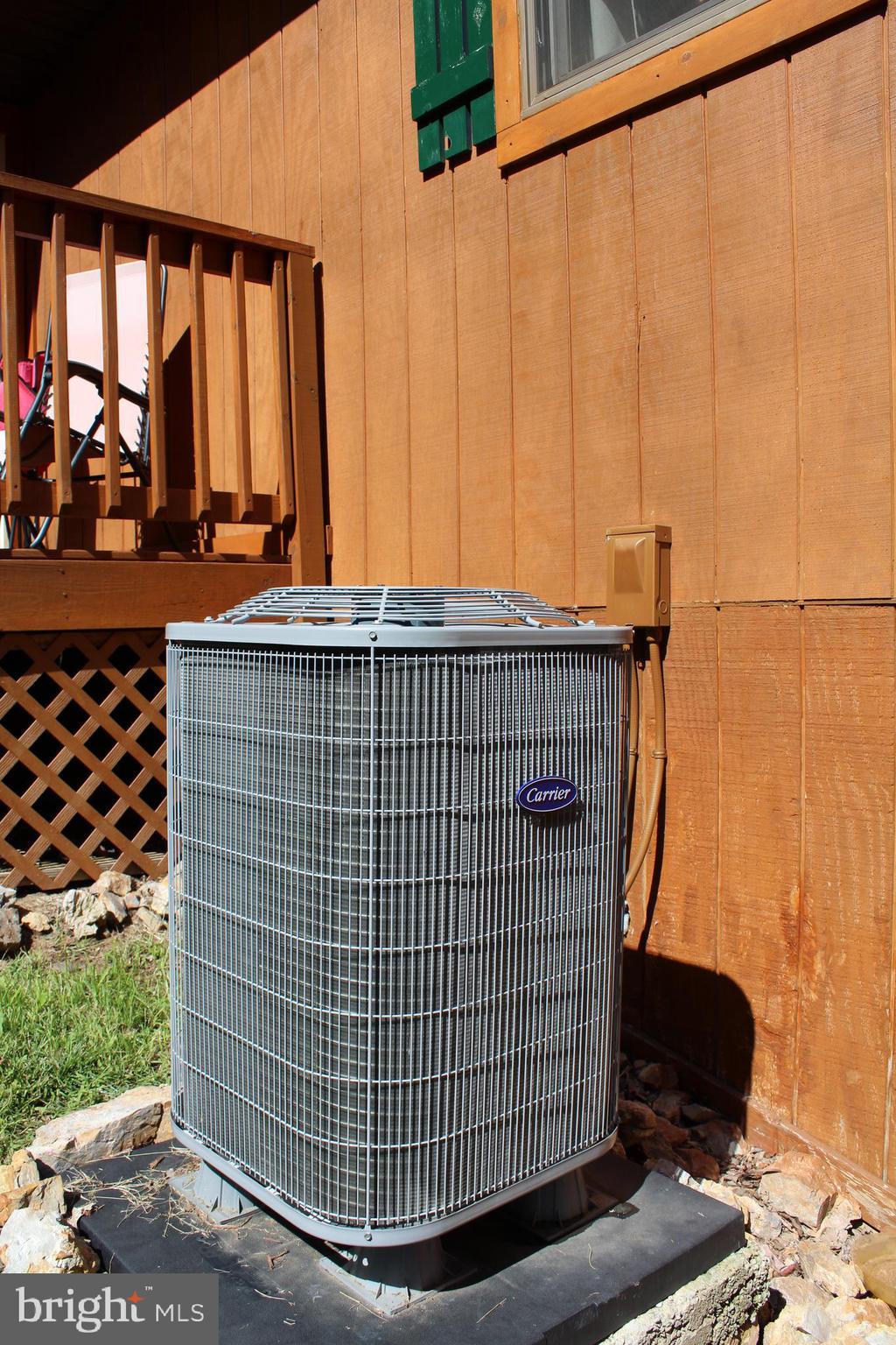 HIGH KNOB/OLD FIELDS OWNERS ASSOC. - Residential