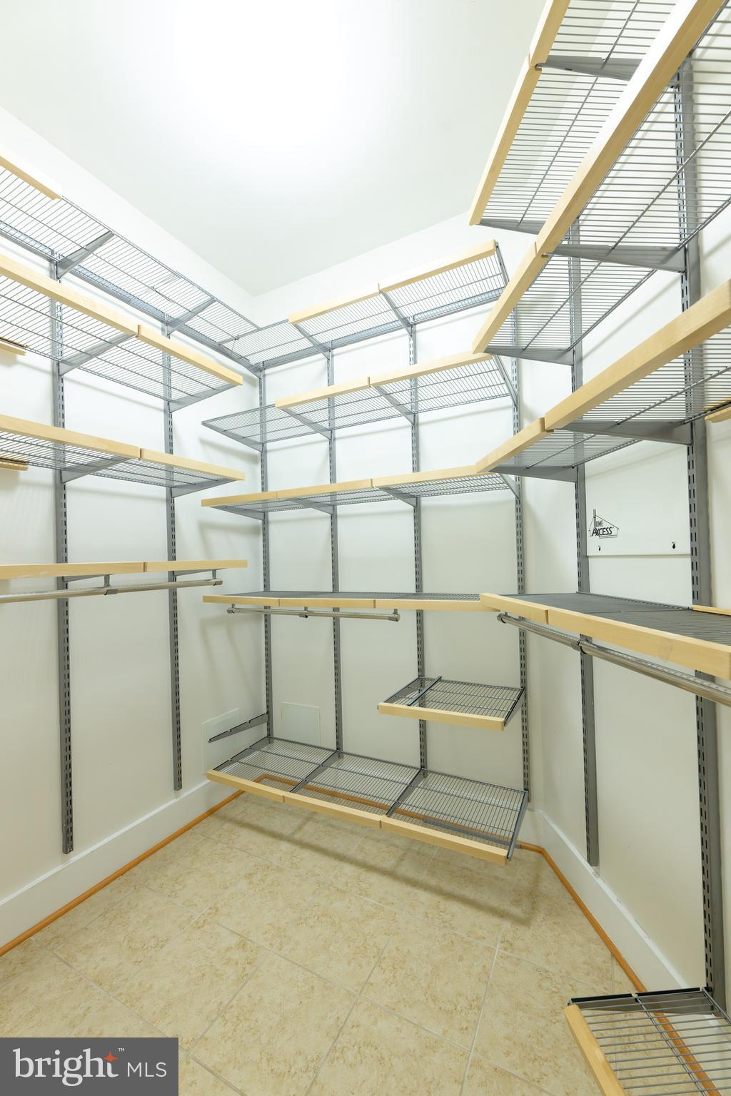 1800 WILSON - Residential Lease