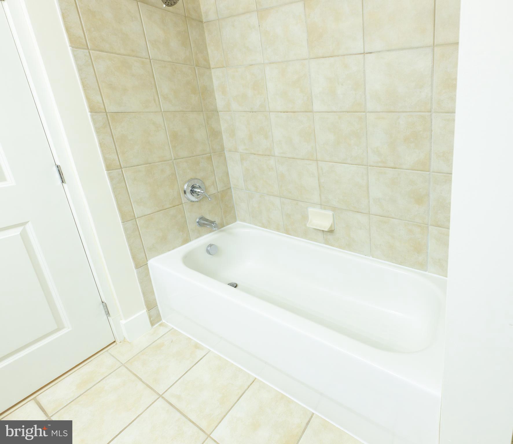 1800 WILSON - Residential Lease