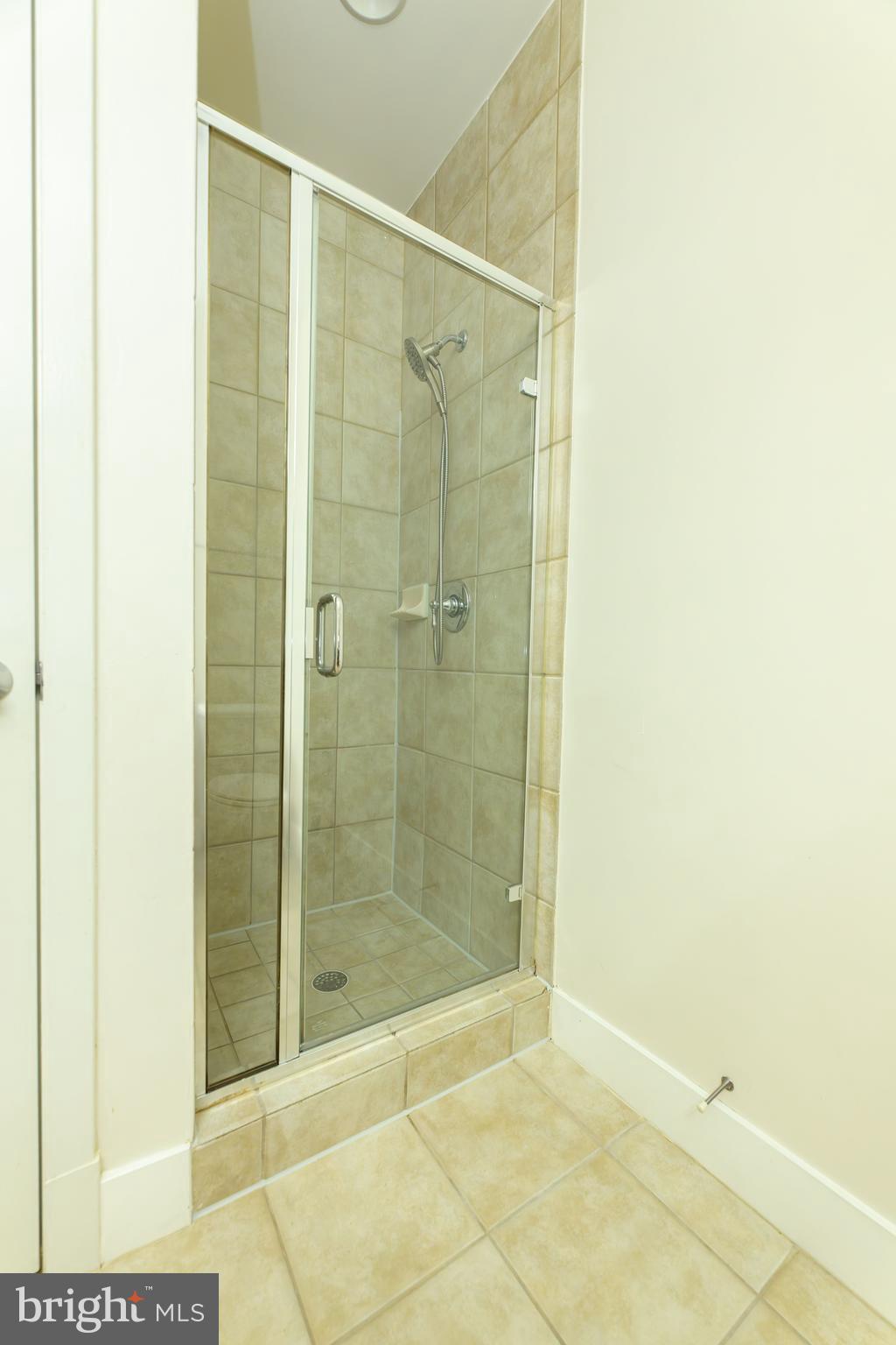 1800 WILSON - Residential Lease