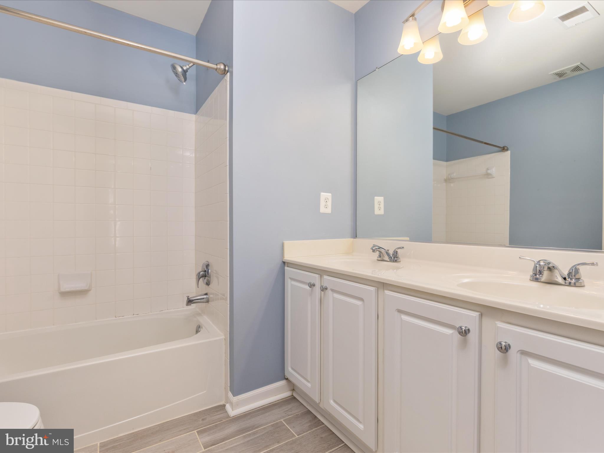 VILLAGES AT HAYMARKET - Residential Lease