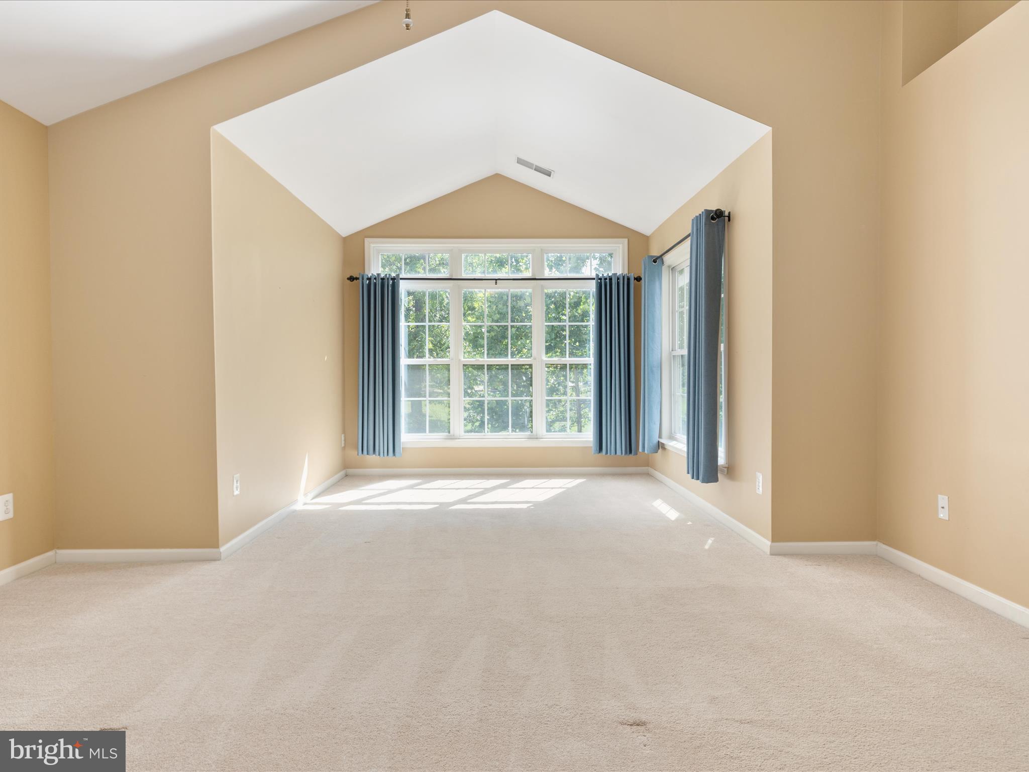 VILLAGES AT HAYMARKET - Residential Lease