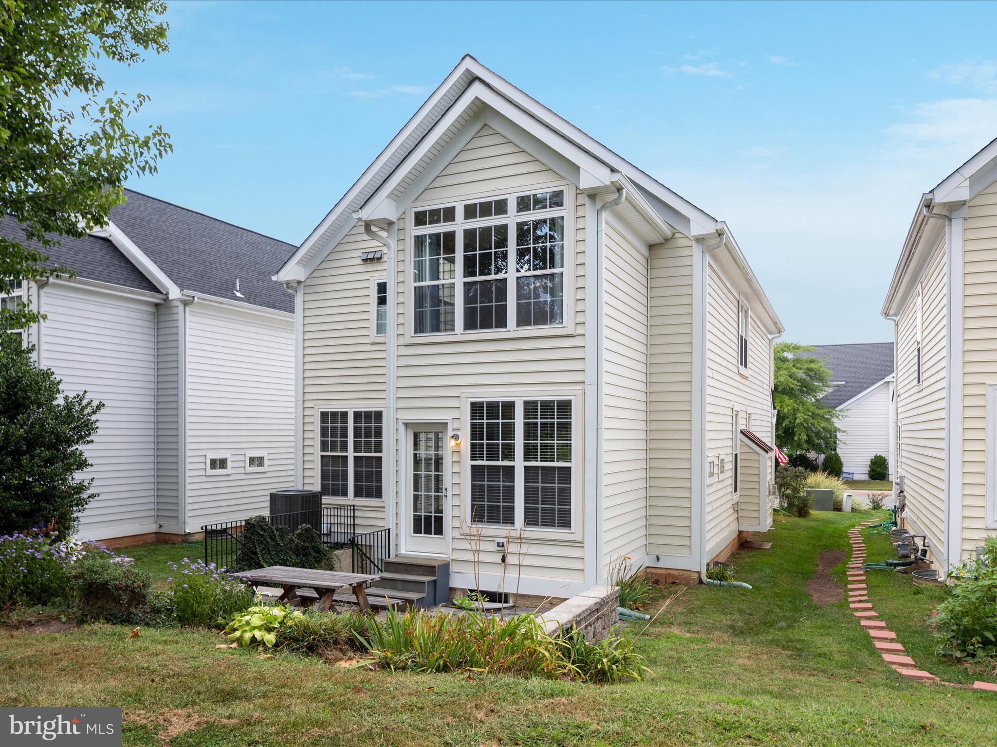 VILLAGES AT HAYMARKET - Residential Lease