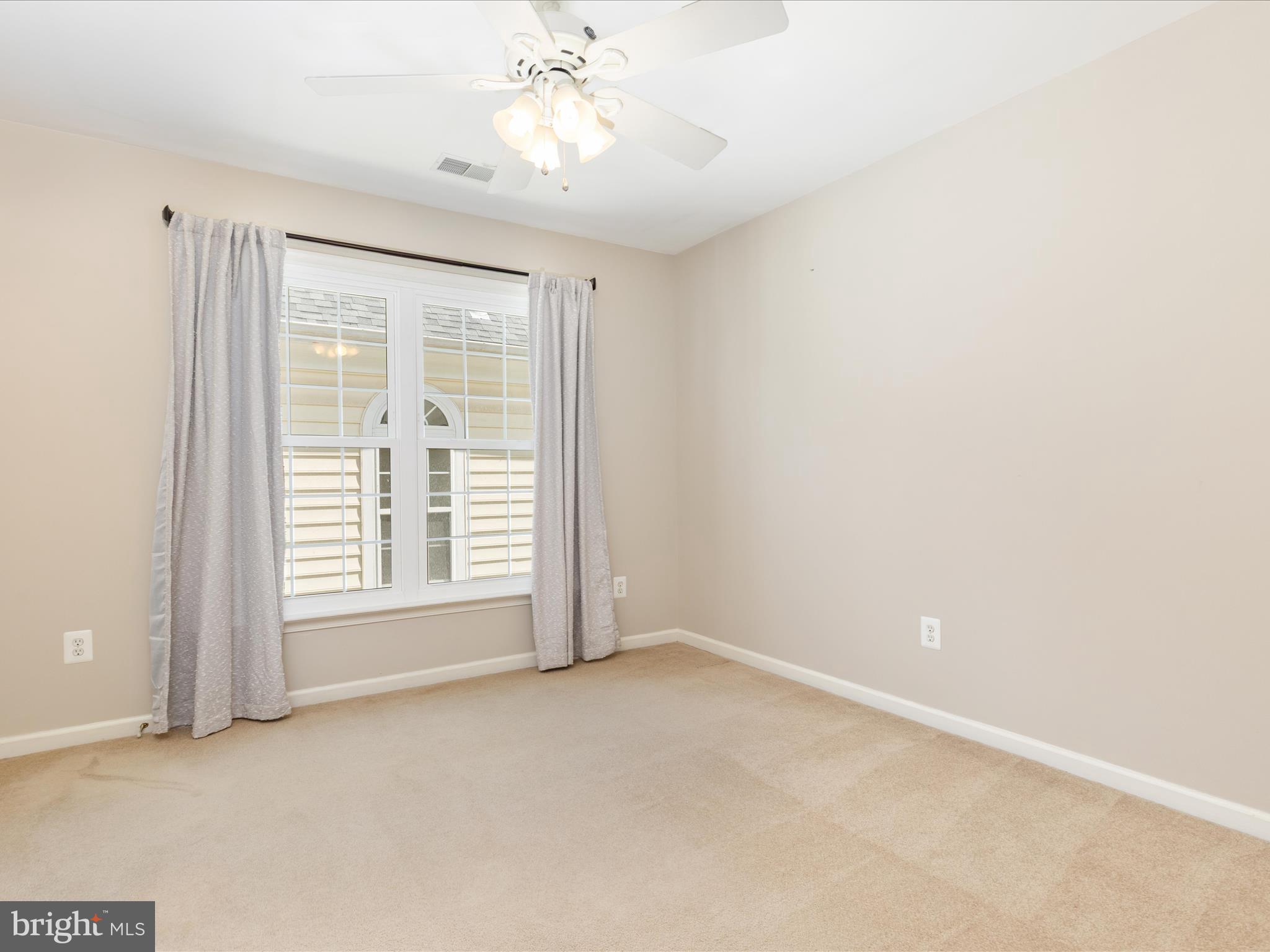 VILLAGES AT HAYMARKET - Residential Lease