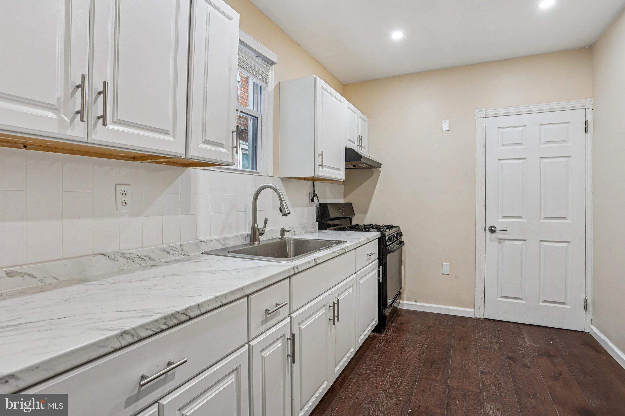 NORRISTOWN - Residential