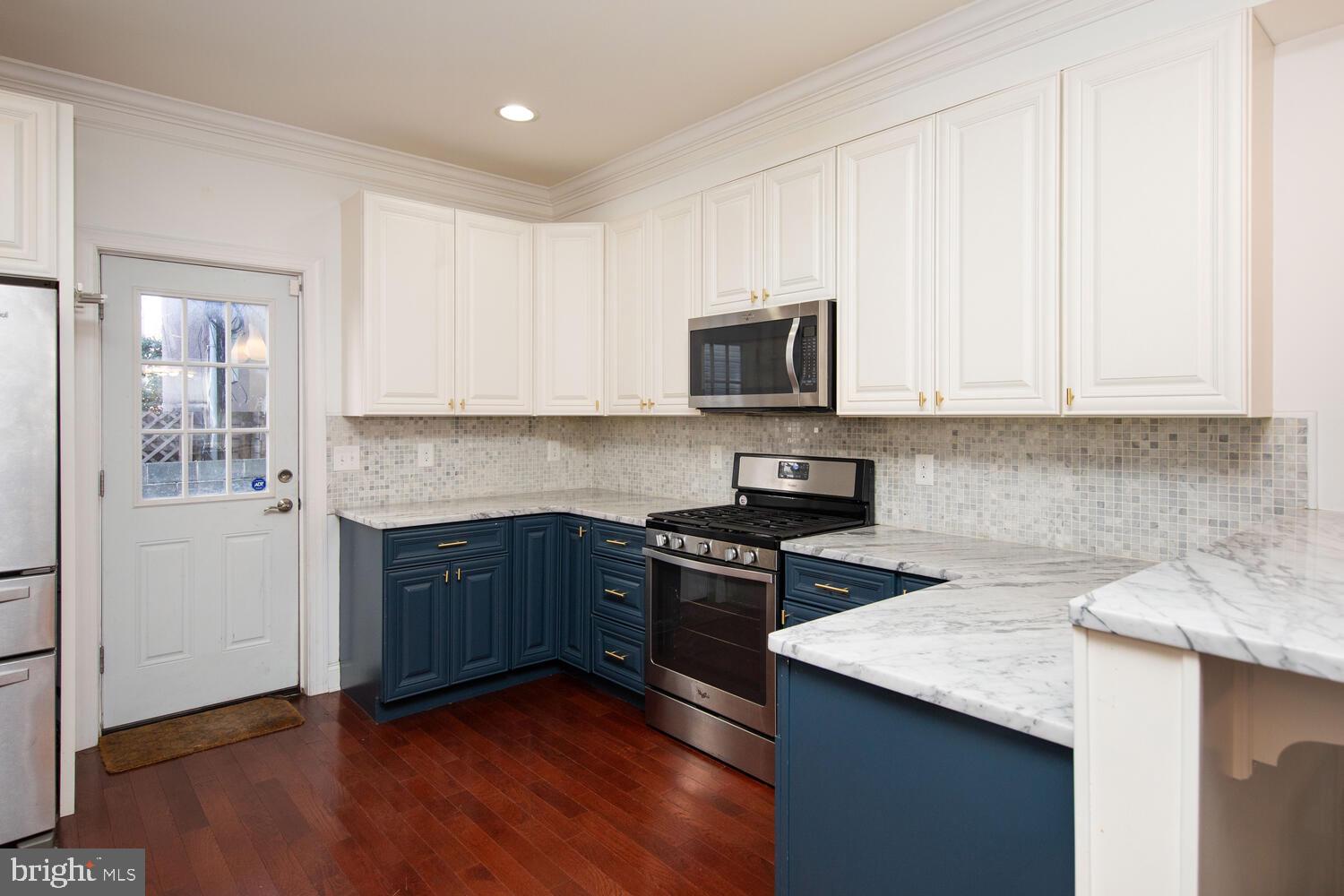 PASSYUNK SQUARE - Residential