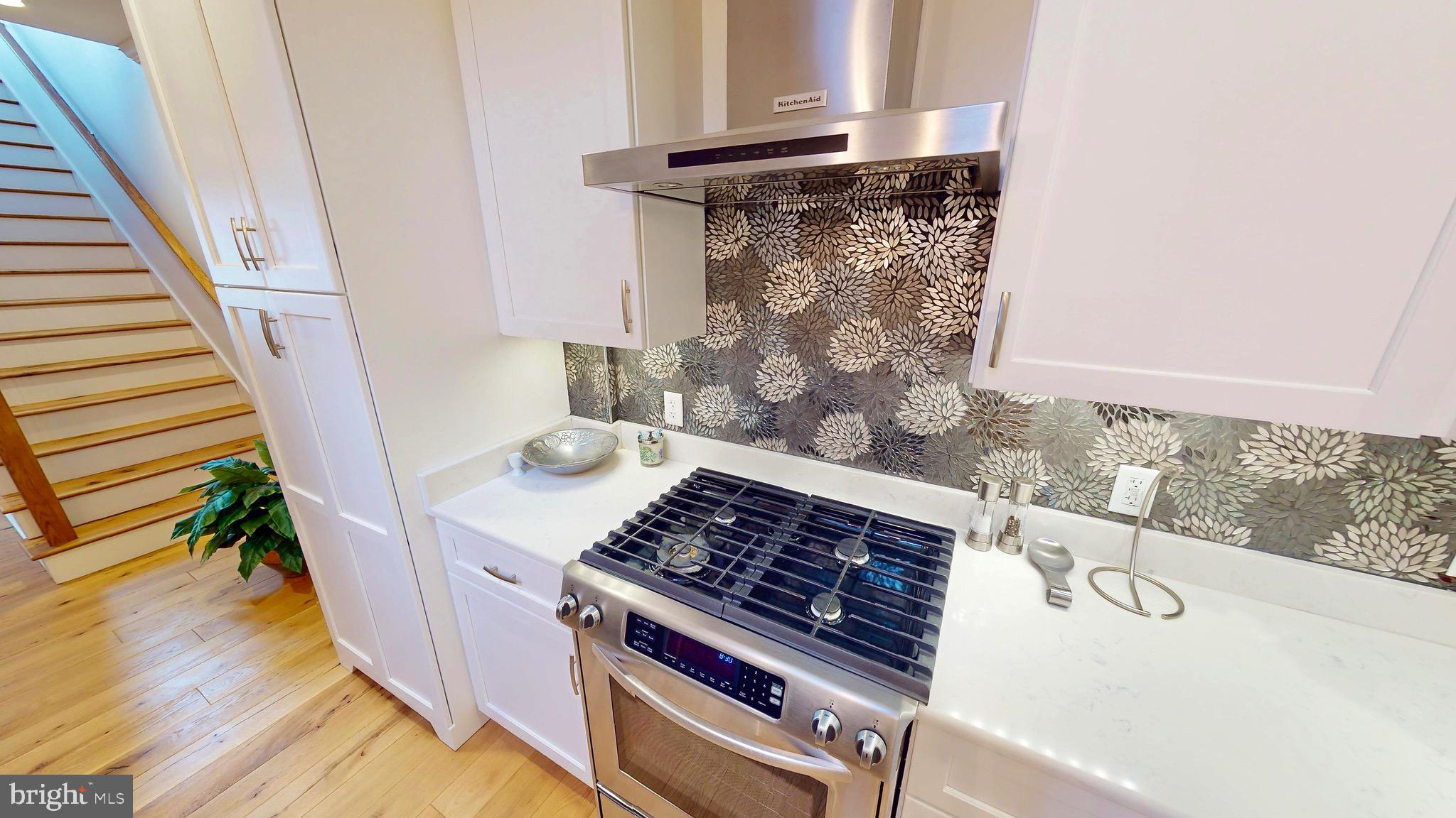 LITTLE ITALY - Residential