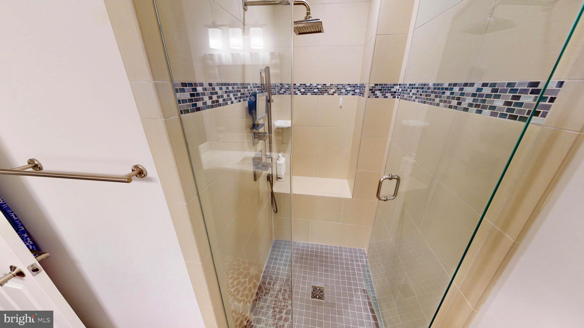 LITTLE ITALY - Residential